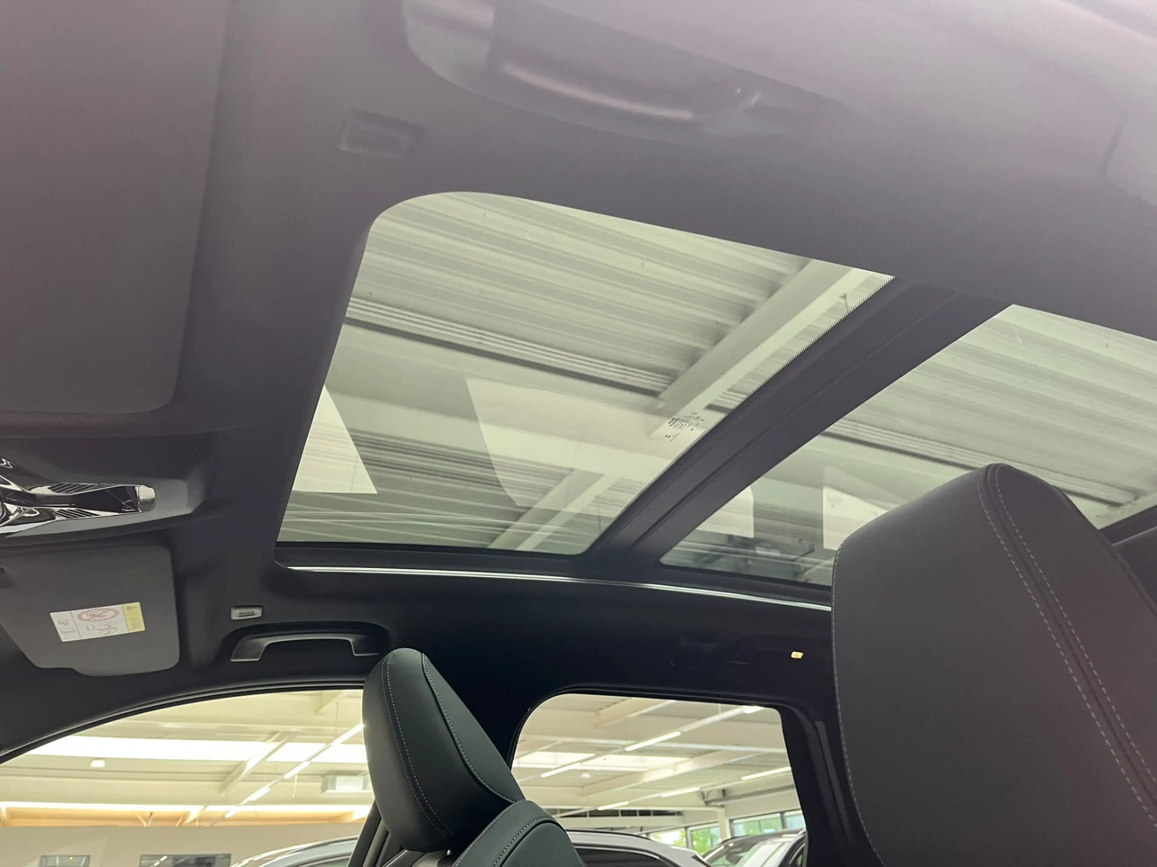 BMW iX1 eDrive20 67 kWh — photo 15