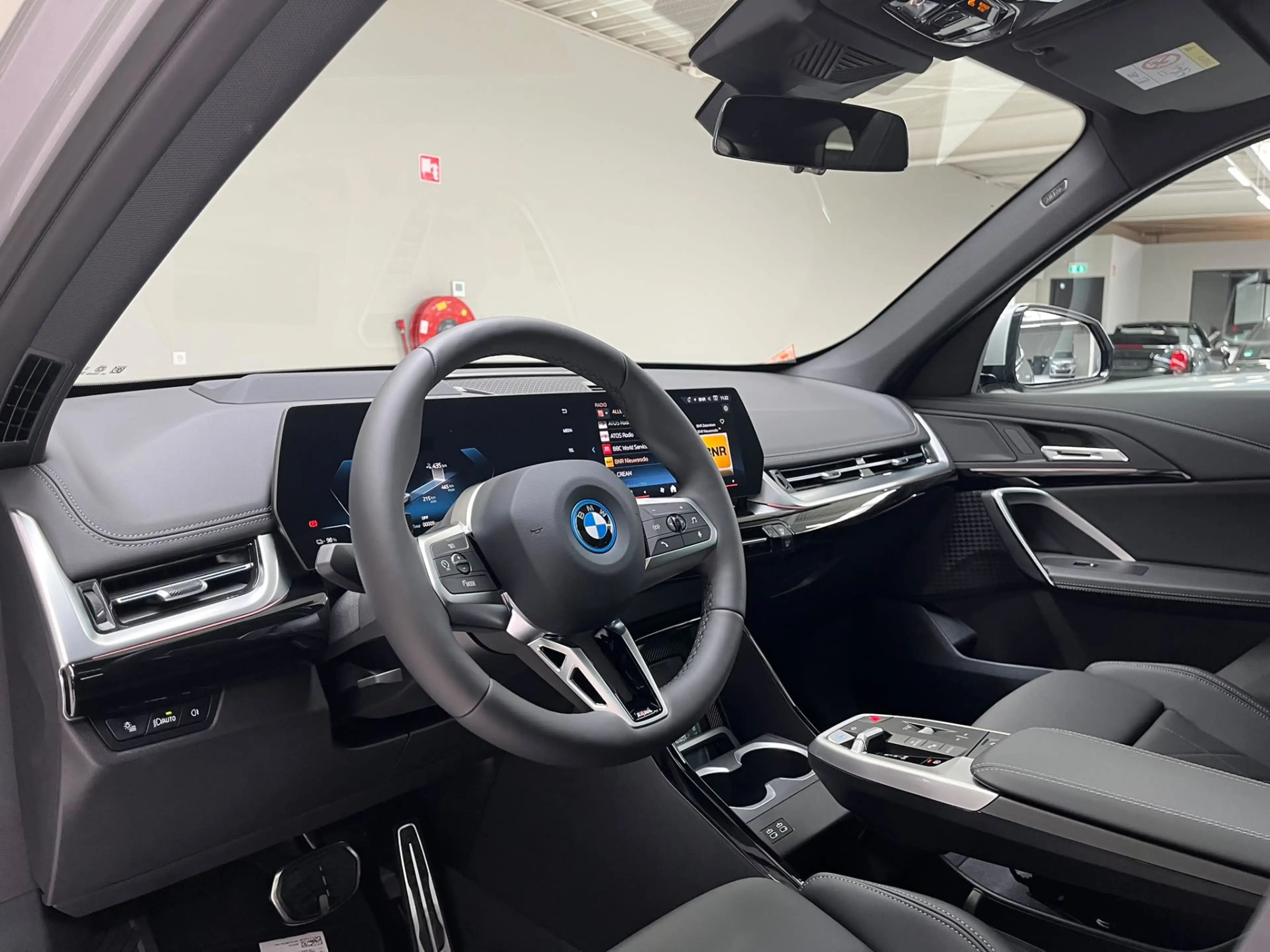 BMW iX1 eDrive20 67 kWh — photo 9