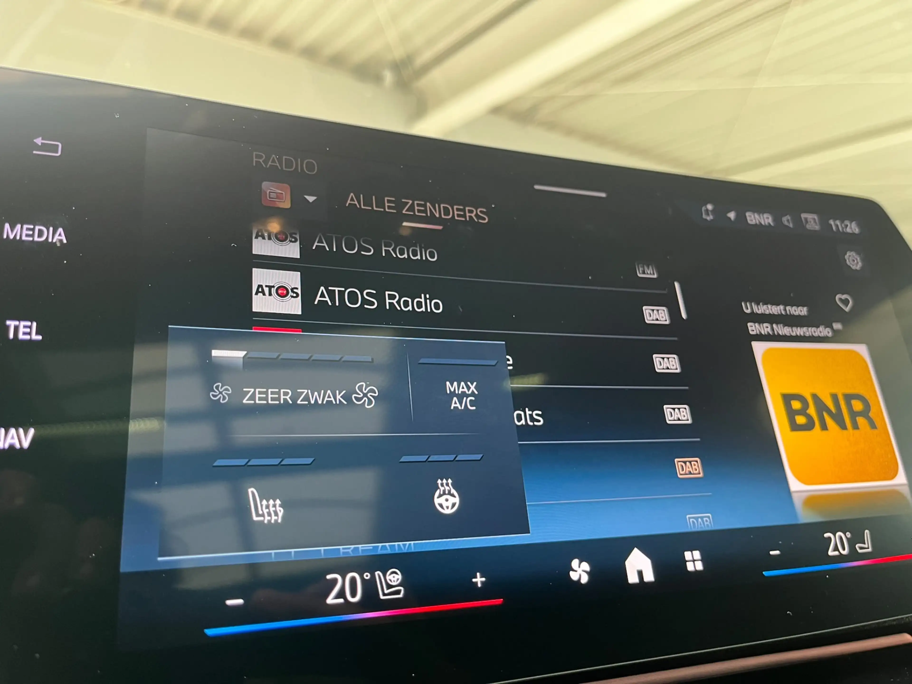 BMW iX1 eDrive20 67 kWh — photo 14