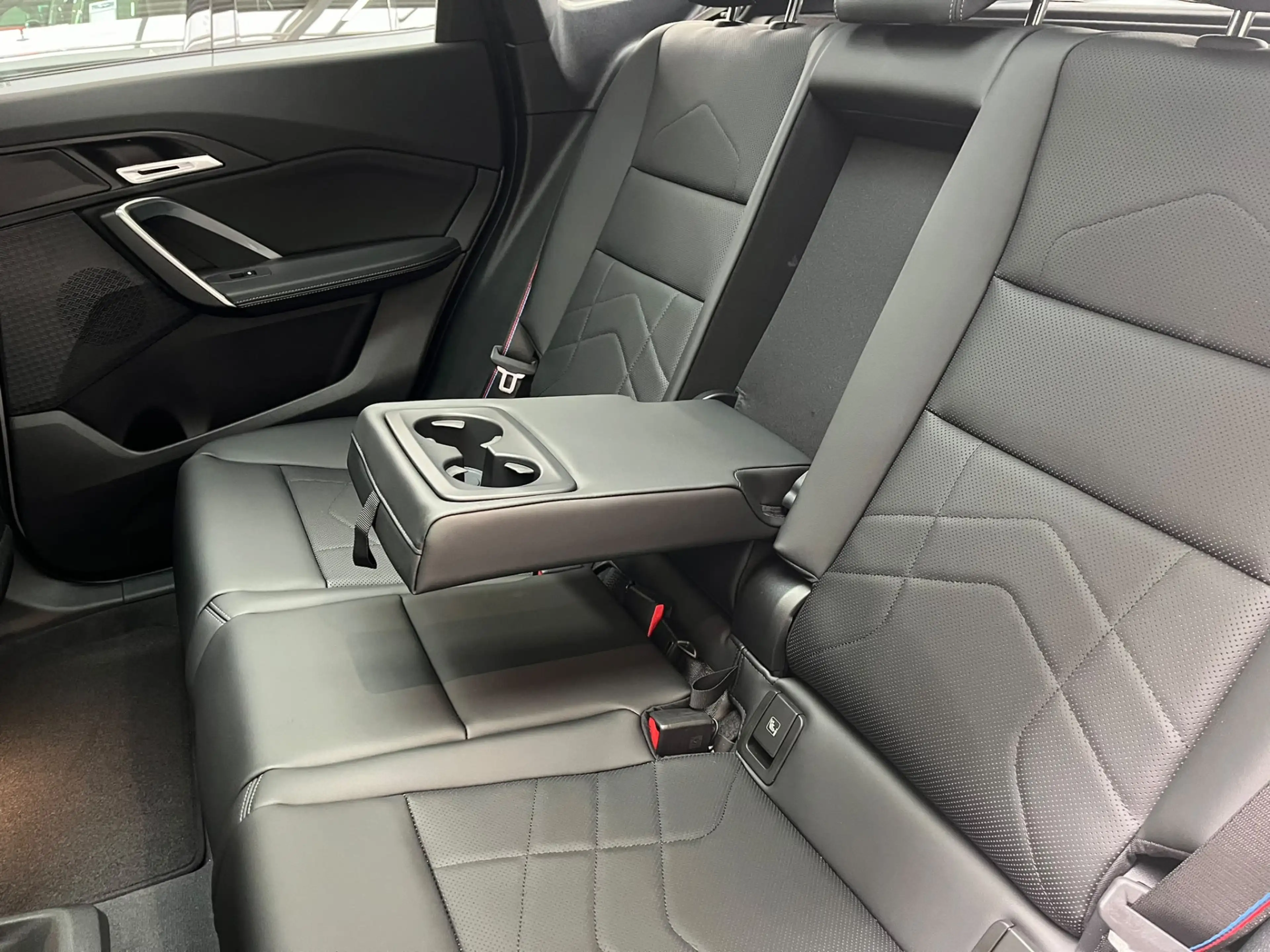 BMW iX1 eDrive20 67 kWh — photo 5