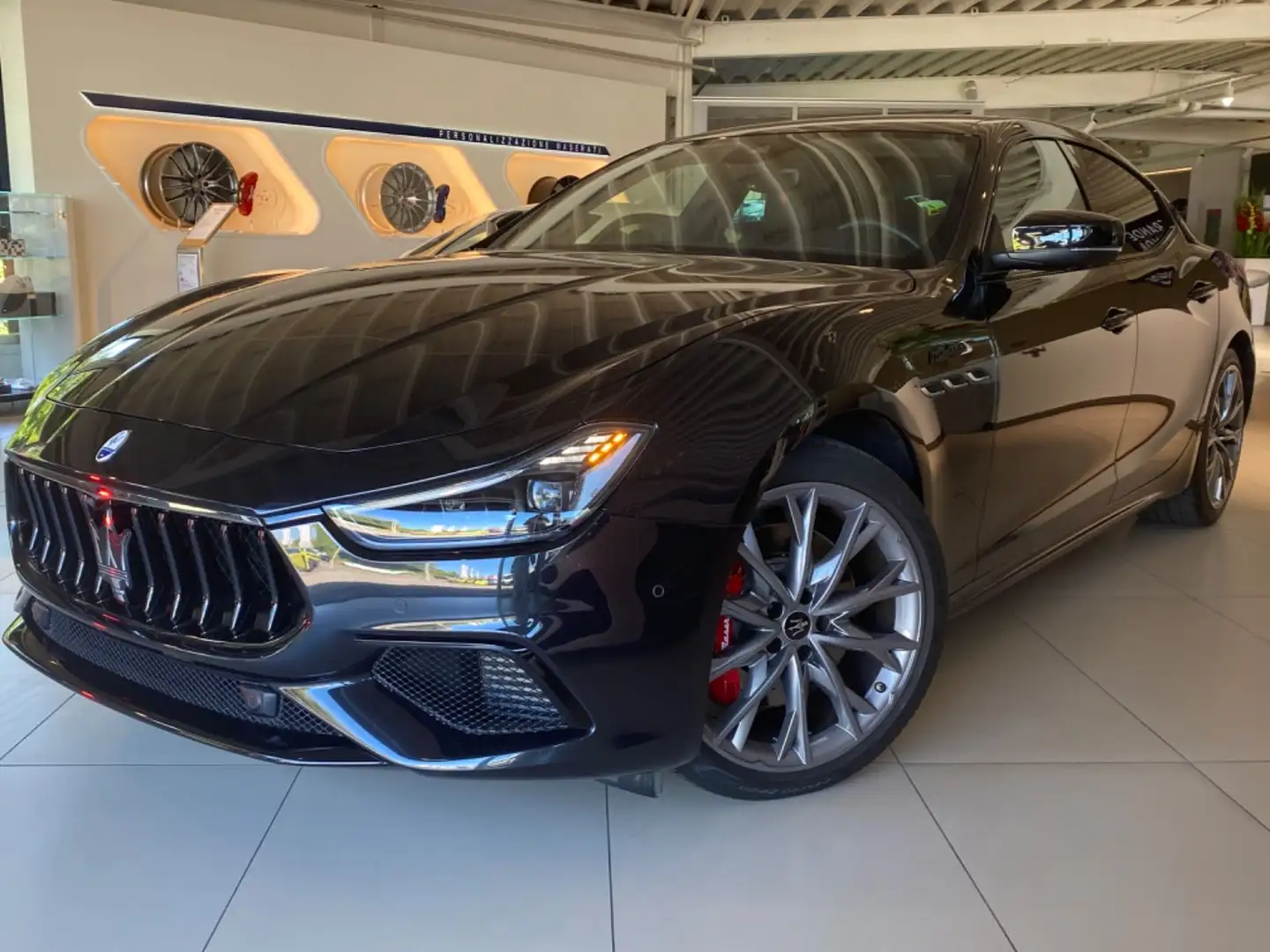 Maserati Ghibli Modena S Q4 *Maserati-IN* Vollausstattung Noir - 2