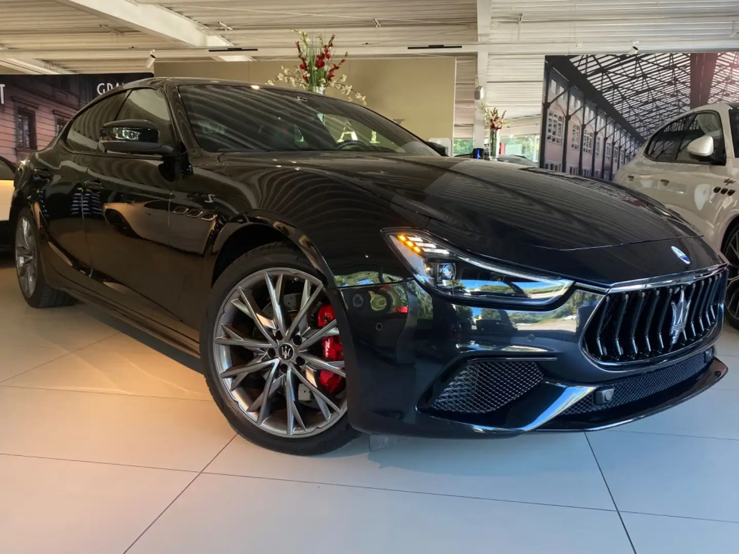 Maserati Ghibli Modena S Q4 *Maserati-IN* Vollausstattung Noir - 1