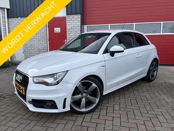 1.2 TFSI Connect S-LINE / XENON / NAVI / AIRCO / P