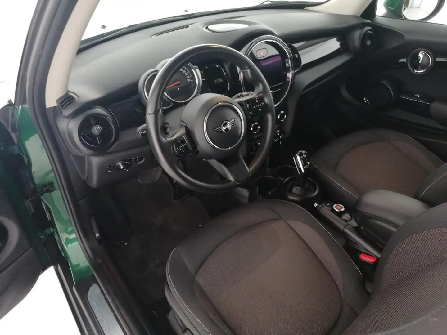 MINI Cooper 1.5 TwinPower Turbo Cooper zelena - 2