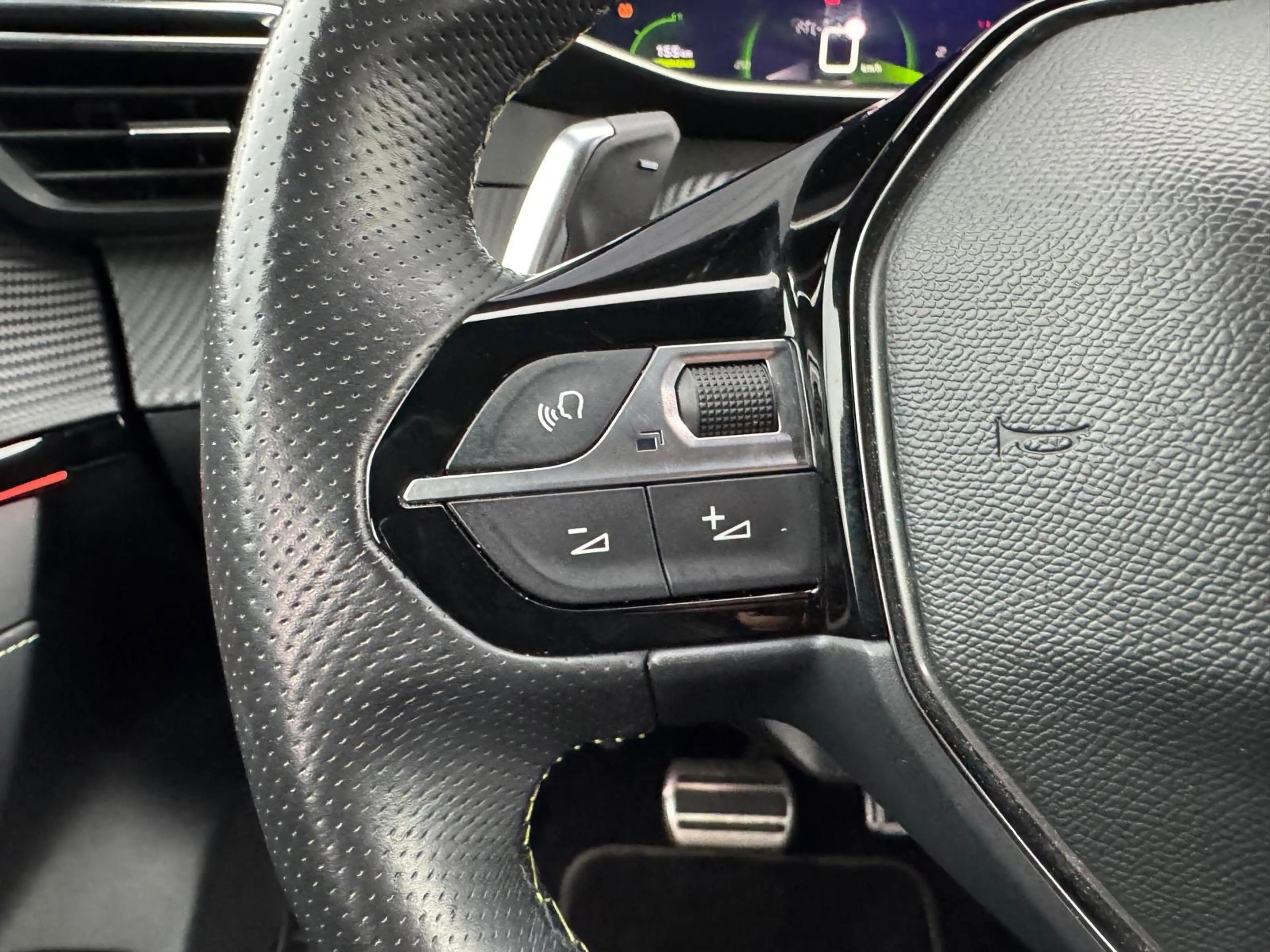 Peugeot 208 1.2 PureTech GT Pack | CAMERA | NAVI | APPLE CARPL — photo 16
