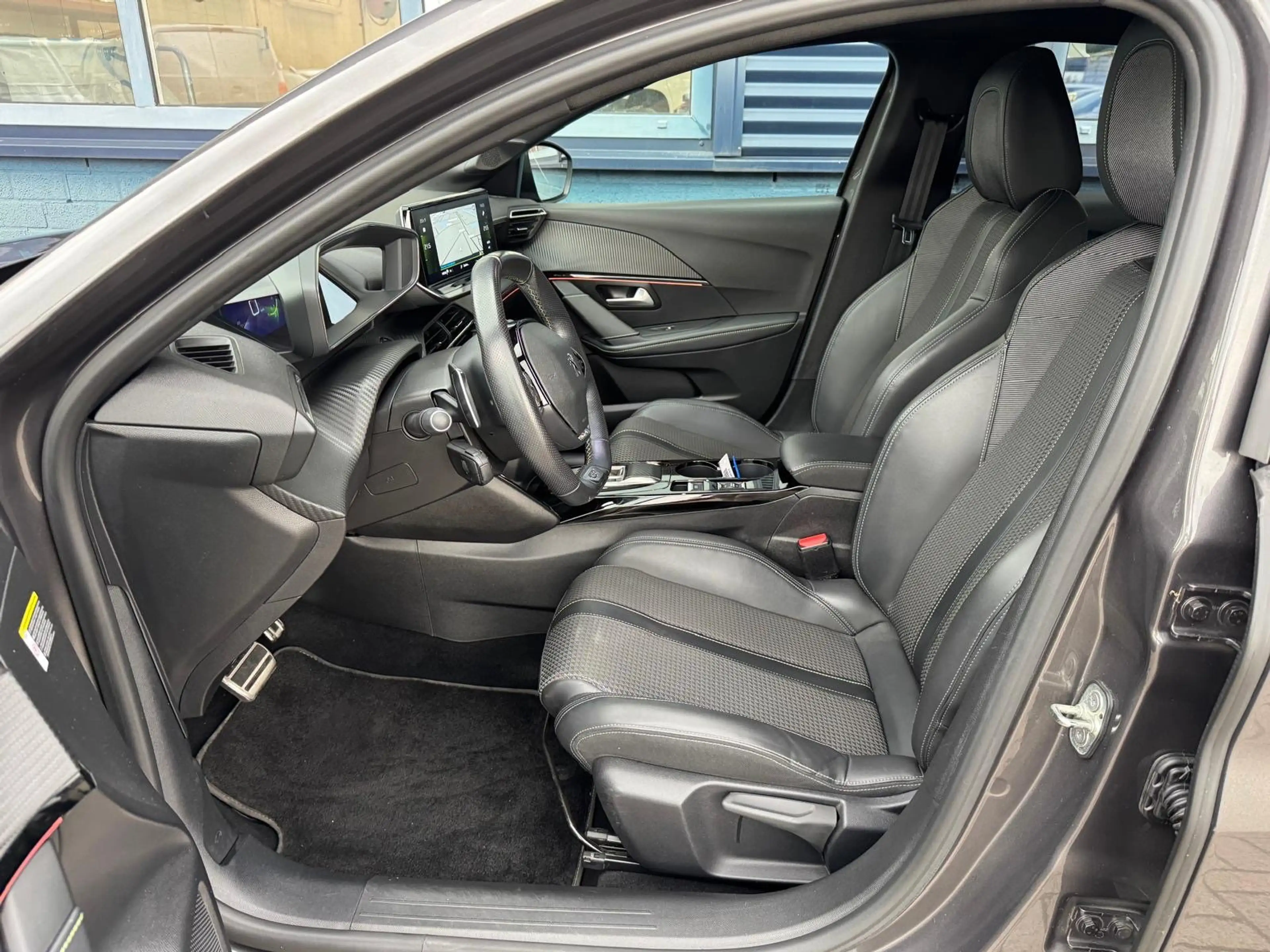 Peugeot 208 1.2 PureTech GT Pack | CAMERA | NAVI | APPLE CARPL — photo 7