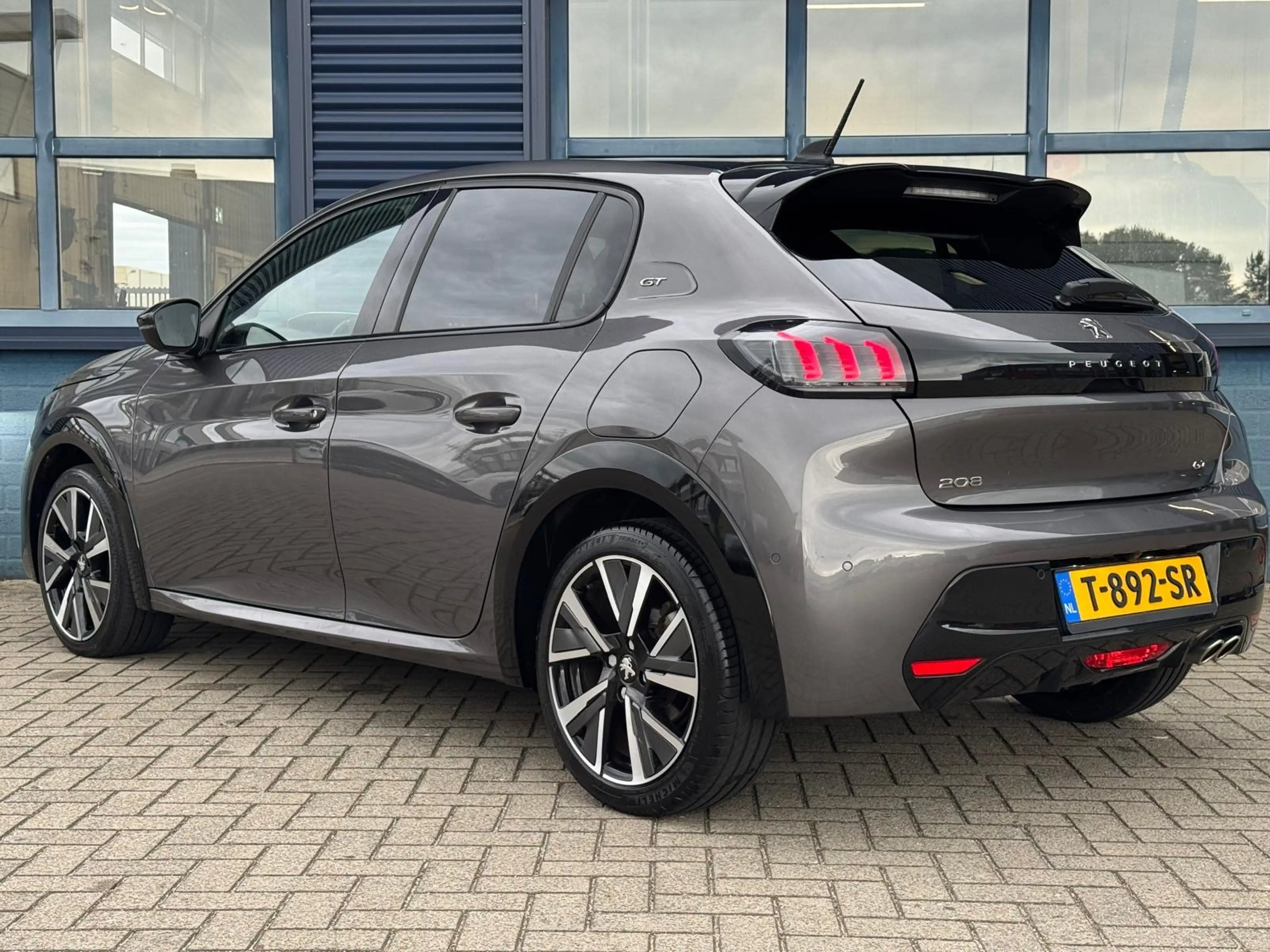 Peugeot 208 1.2 PureTech GT Pack | CAMERA | NAVI | APPLE CARPL — photo 13