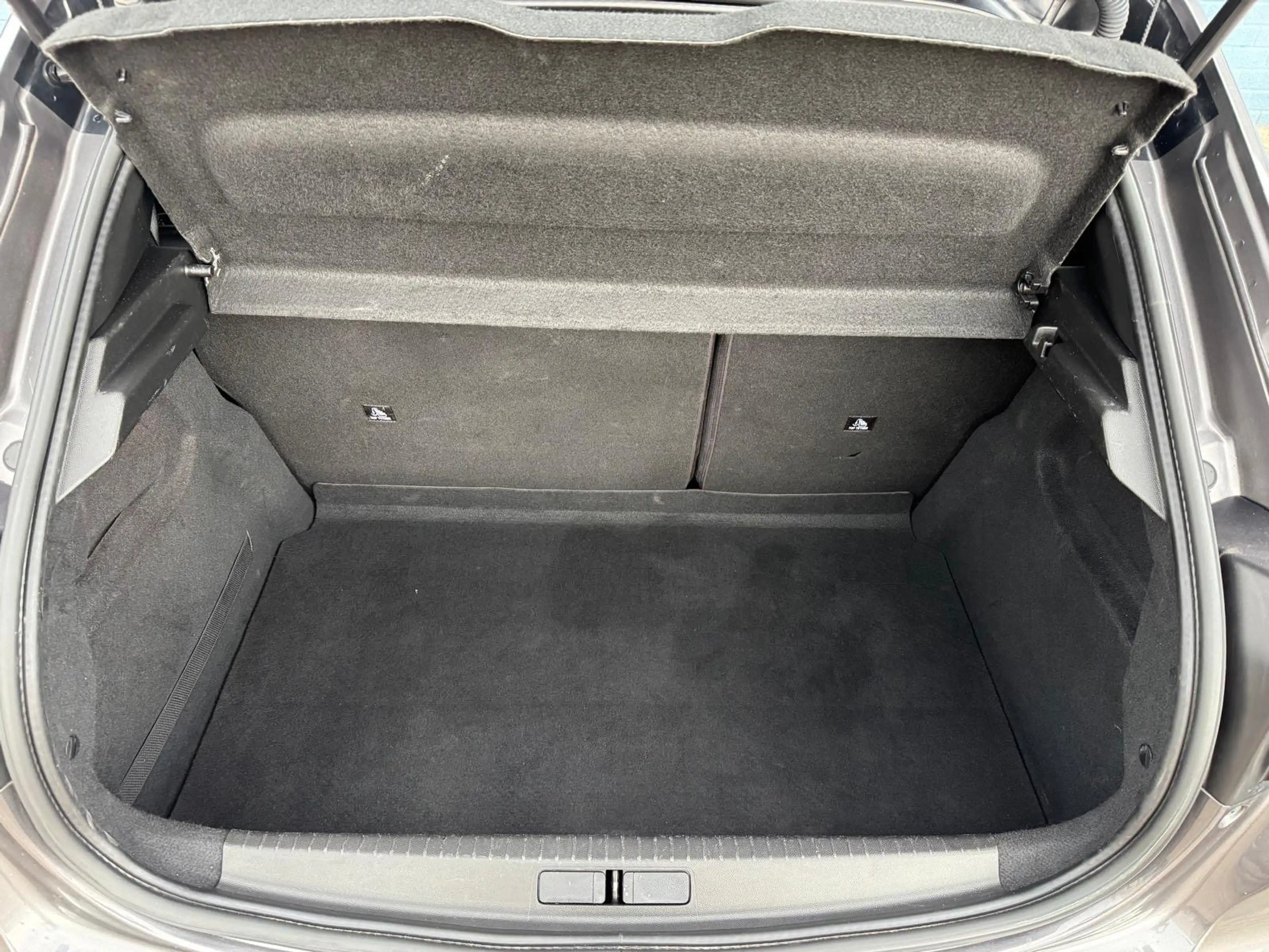 Peugeot 208 1.2 PureTech GT Pack | CAMERA | NAVI | APPLE CARPL — photo 20
