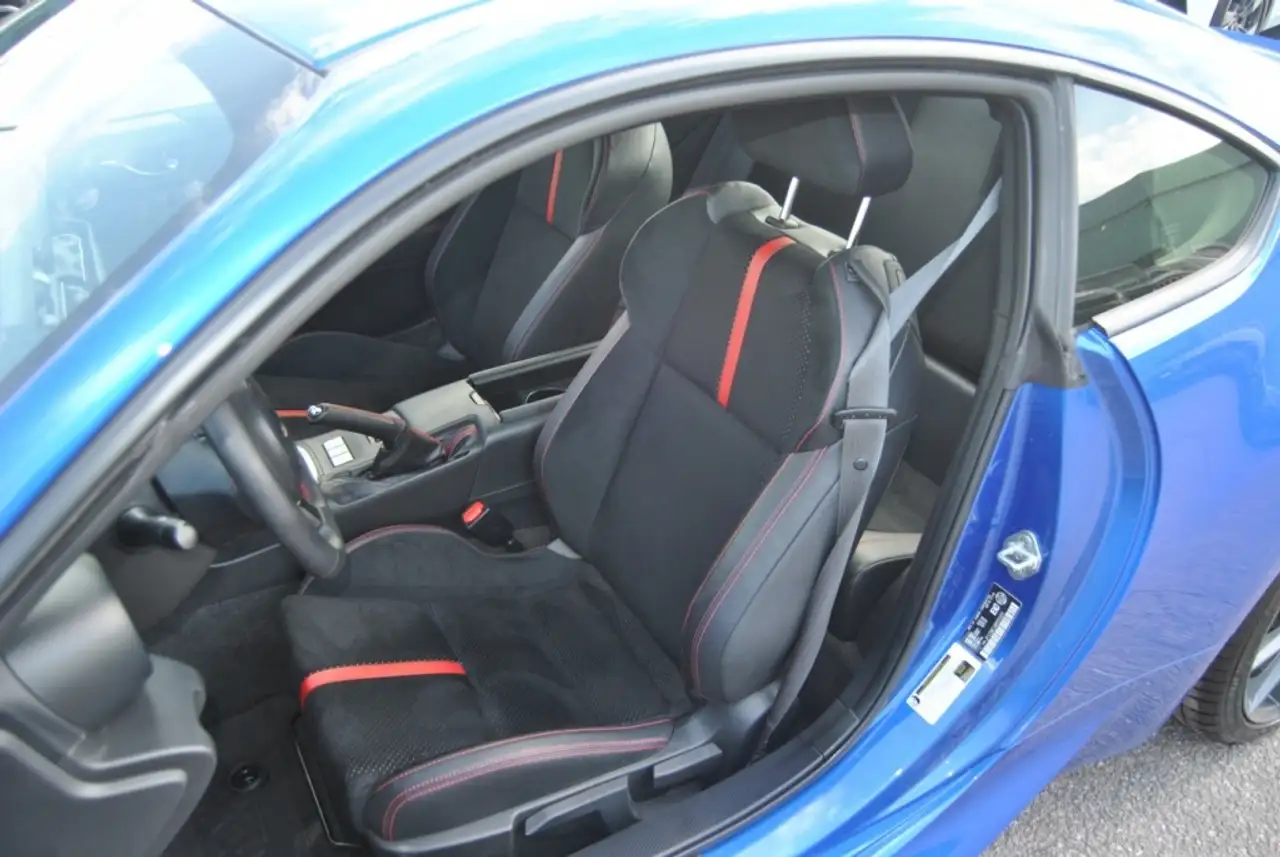Subaru BRZ снимка Subaru BRZ