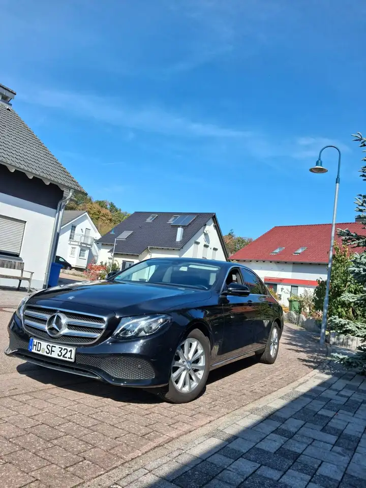 Mercedes-Benz E 220