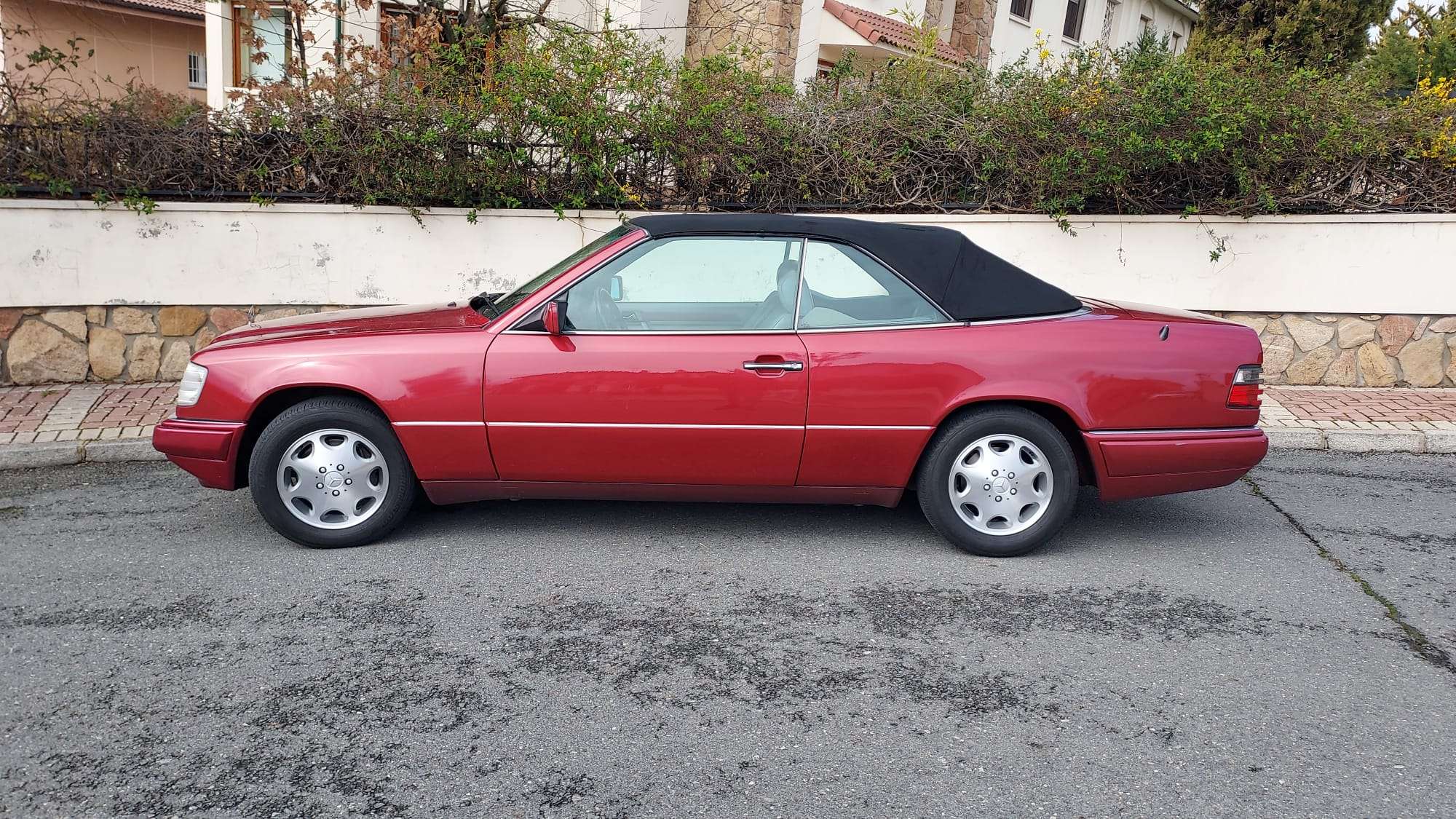 Mercedes-Benz 300 300 CE 24C - foto 1