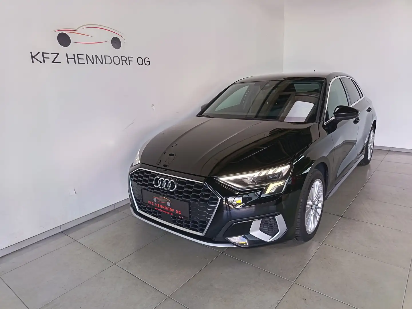 Audi A3 30 TDI advanced S-tronic advanced Schwarz - 1