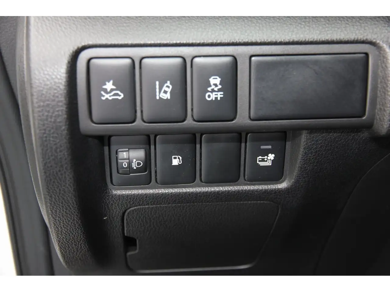 Mitsubishi Eclipse Cross Basis Hybrid 4WD Klima SHZ RFK App, миниатюра 13