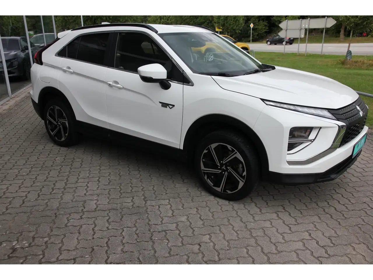 Mitsubishi Eclipse Cross Basis Hybrid 4WD Klima SHZ RFK App, миниатюра 2