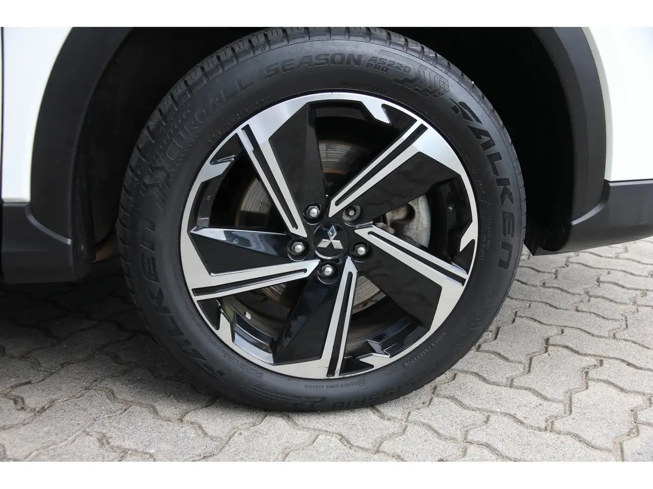 Mitsubishi Eclipse Cross Basis Hybrid 4WD Klima SHZ RFK App, миниатюра 6