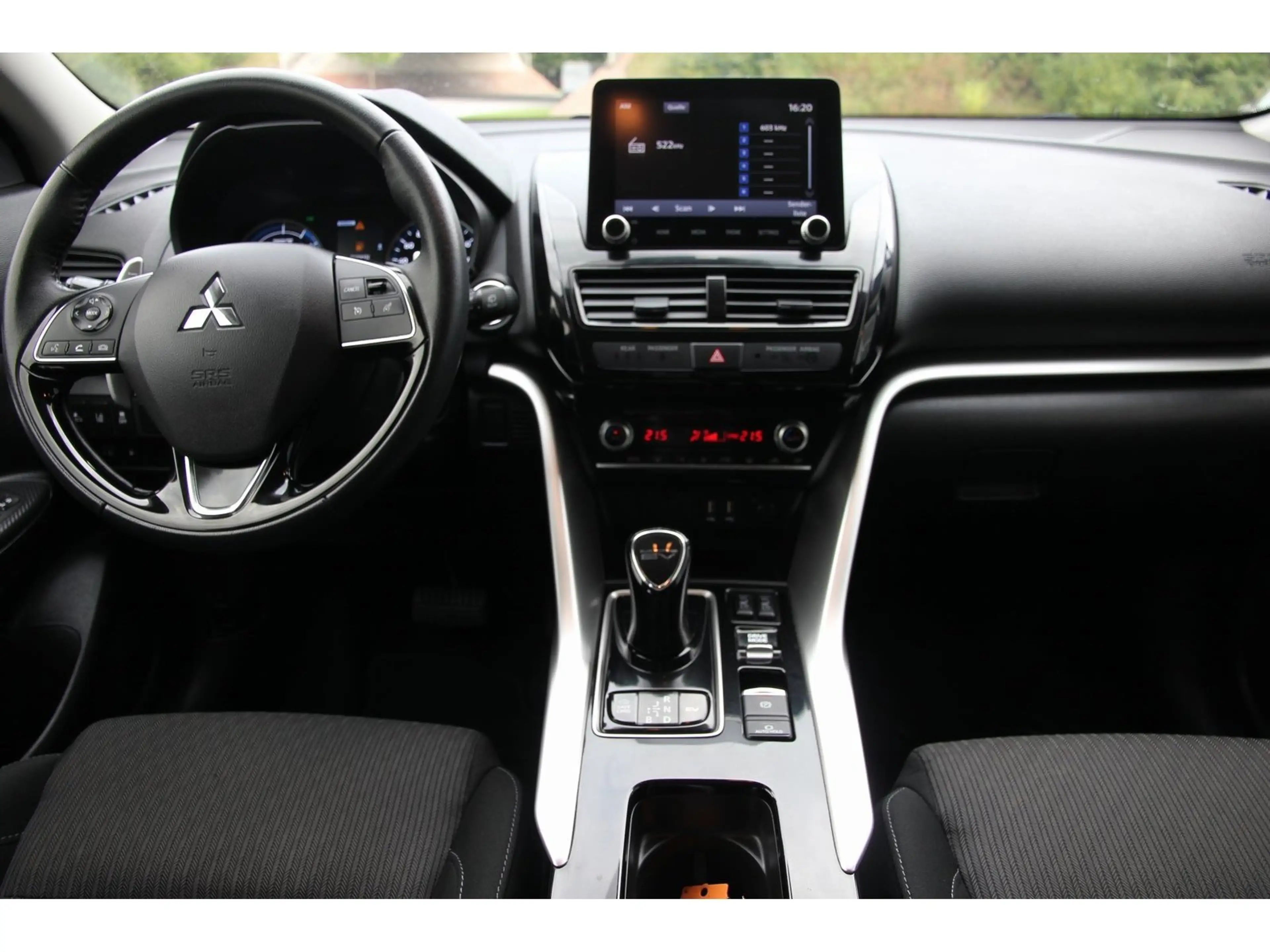 Mitsubishi Eclipse Cross Basis Hybrid 4WD Klima SHZ RFK App — photo 15