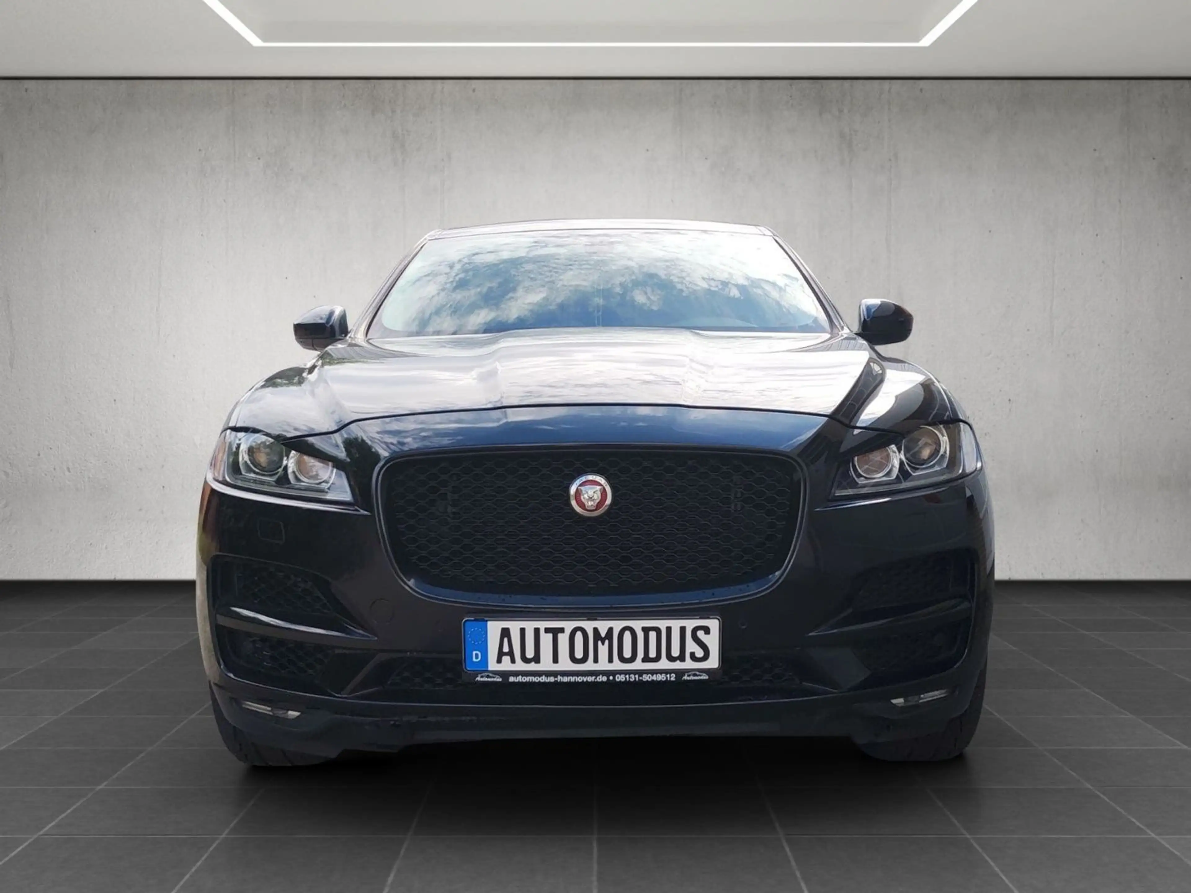 Jaguar F-Pace 3.0d Prestige AWD*Allrad*Navi*Leder*AHK*P — photo 7