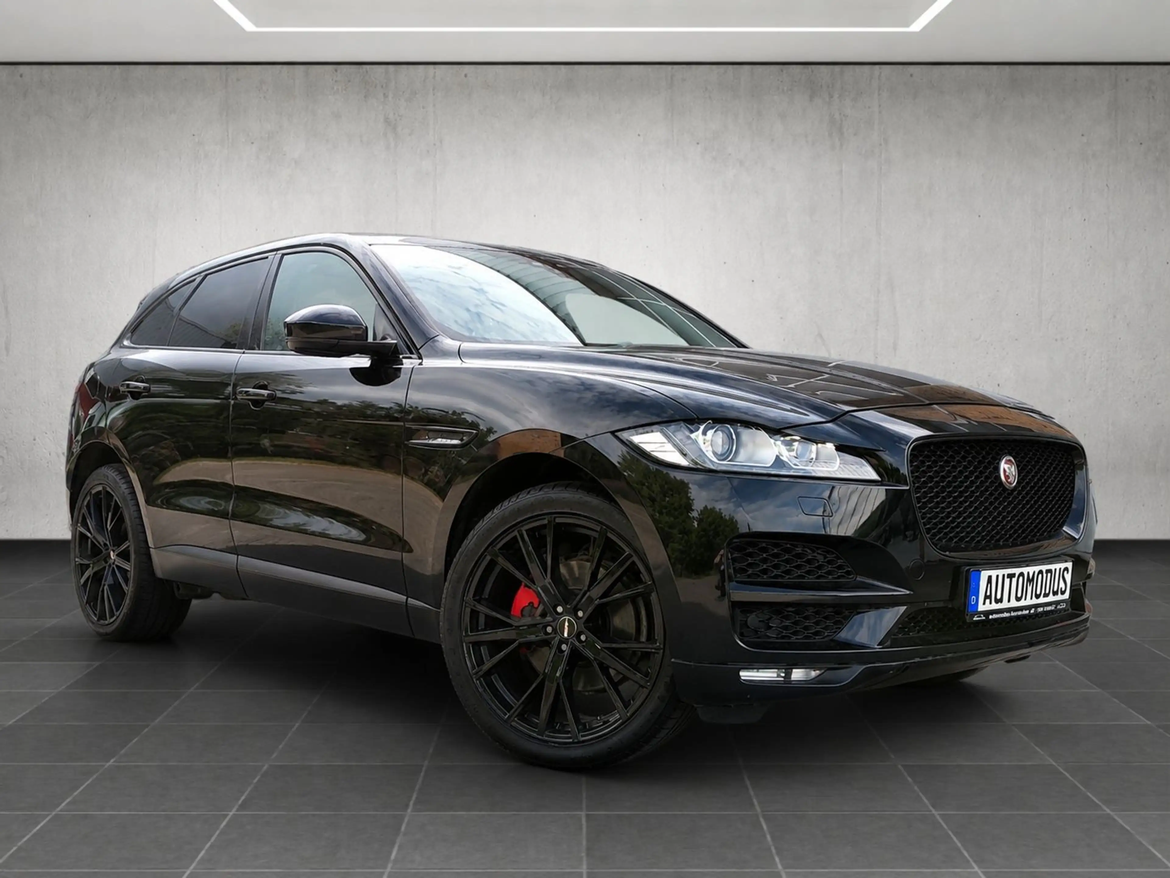 Jaguar F-Pace 3.0d Prestige AWD*Allrad*Navi*Leder*AHK*P — photo 5
