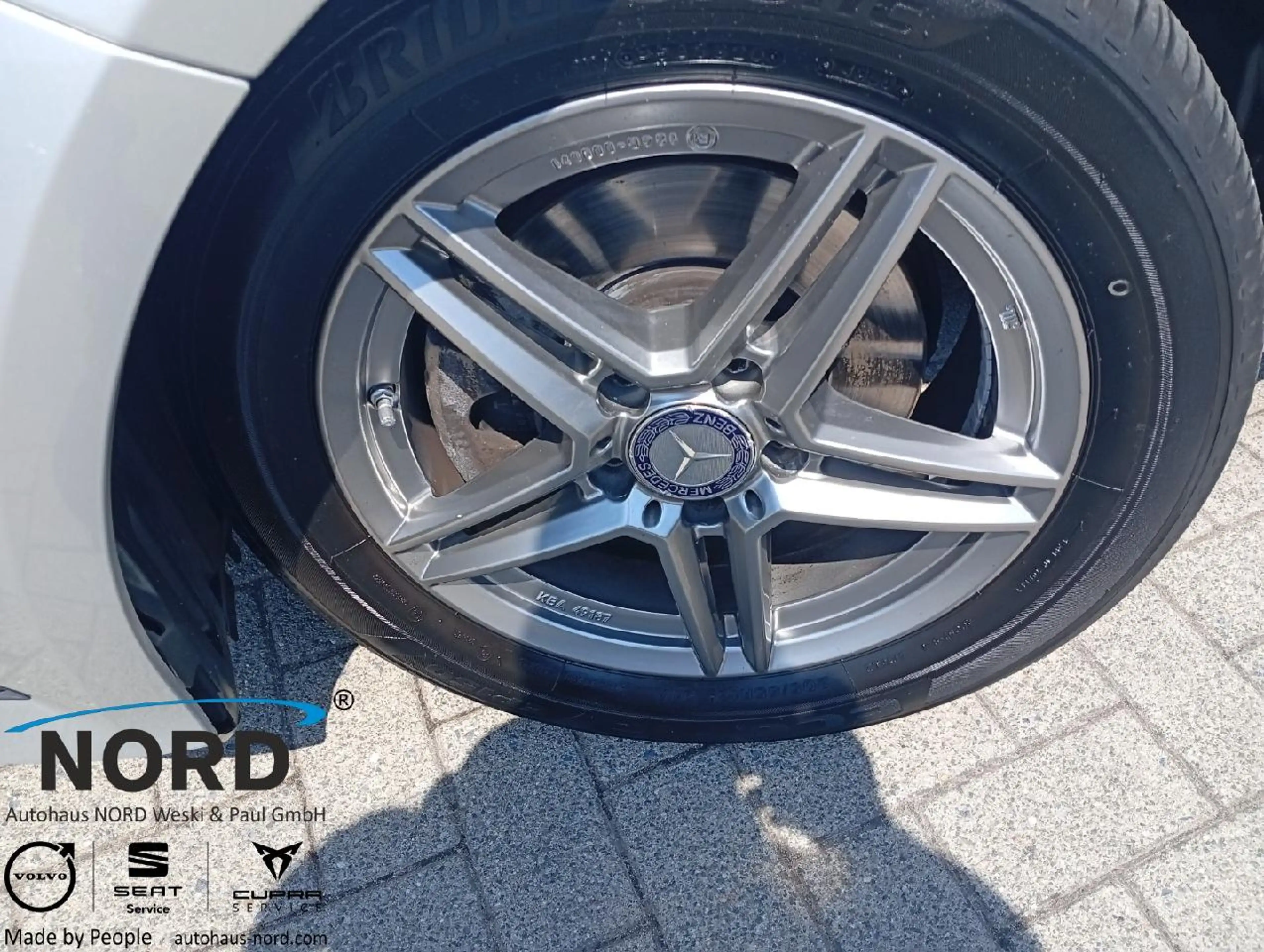 Mercedes-Benz A 180 A 180 BlueEfficiency Pano Dach — photo 8