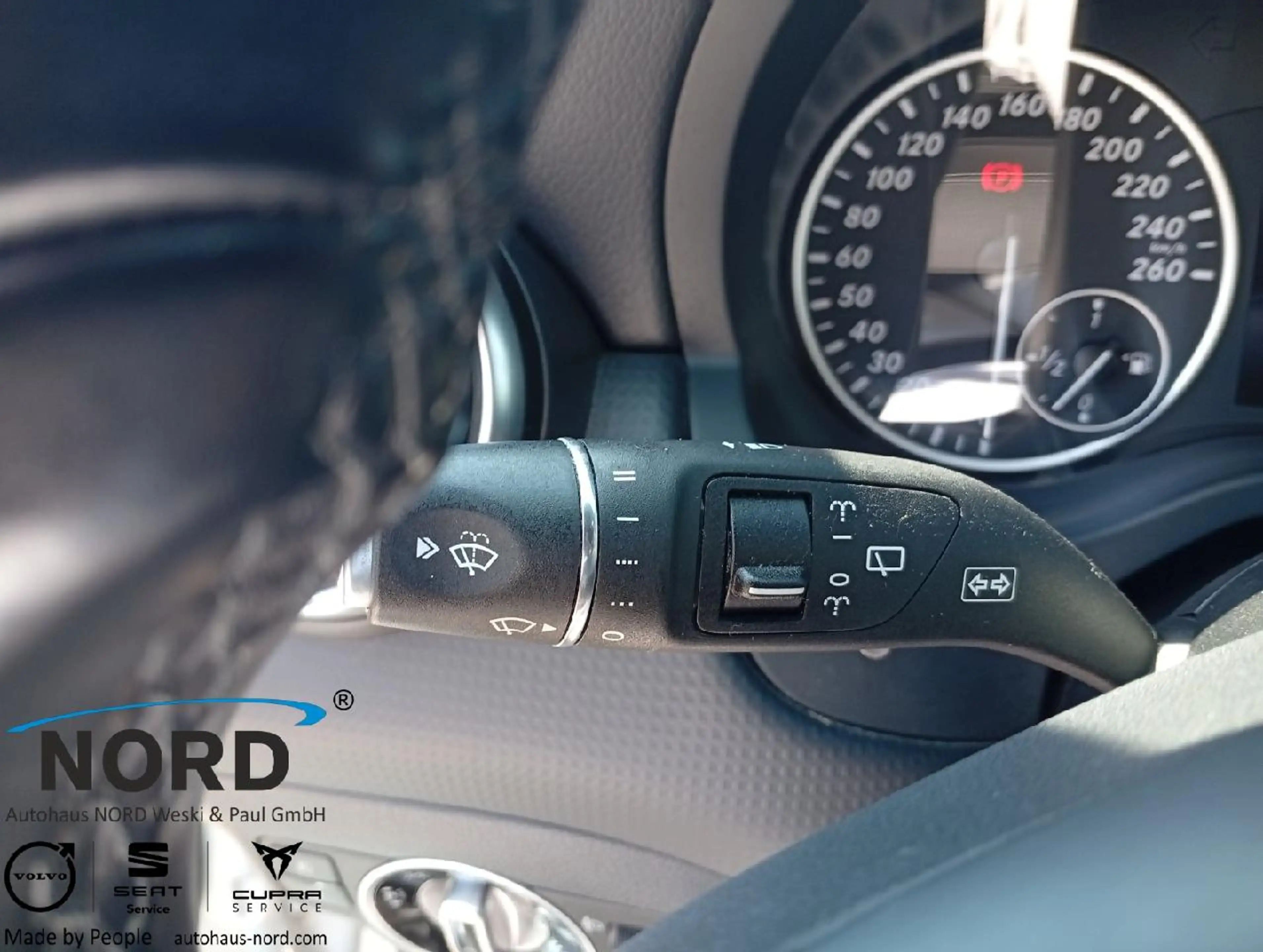 Mercedes-Benz A 180 A 180 BlueEfficiency Pano Dach — photo 13