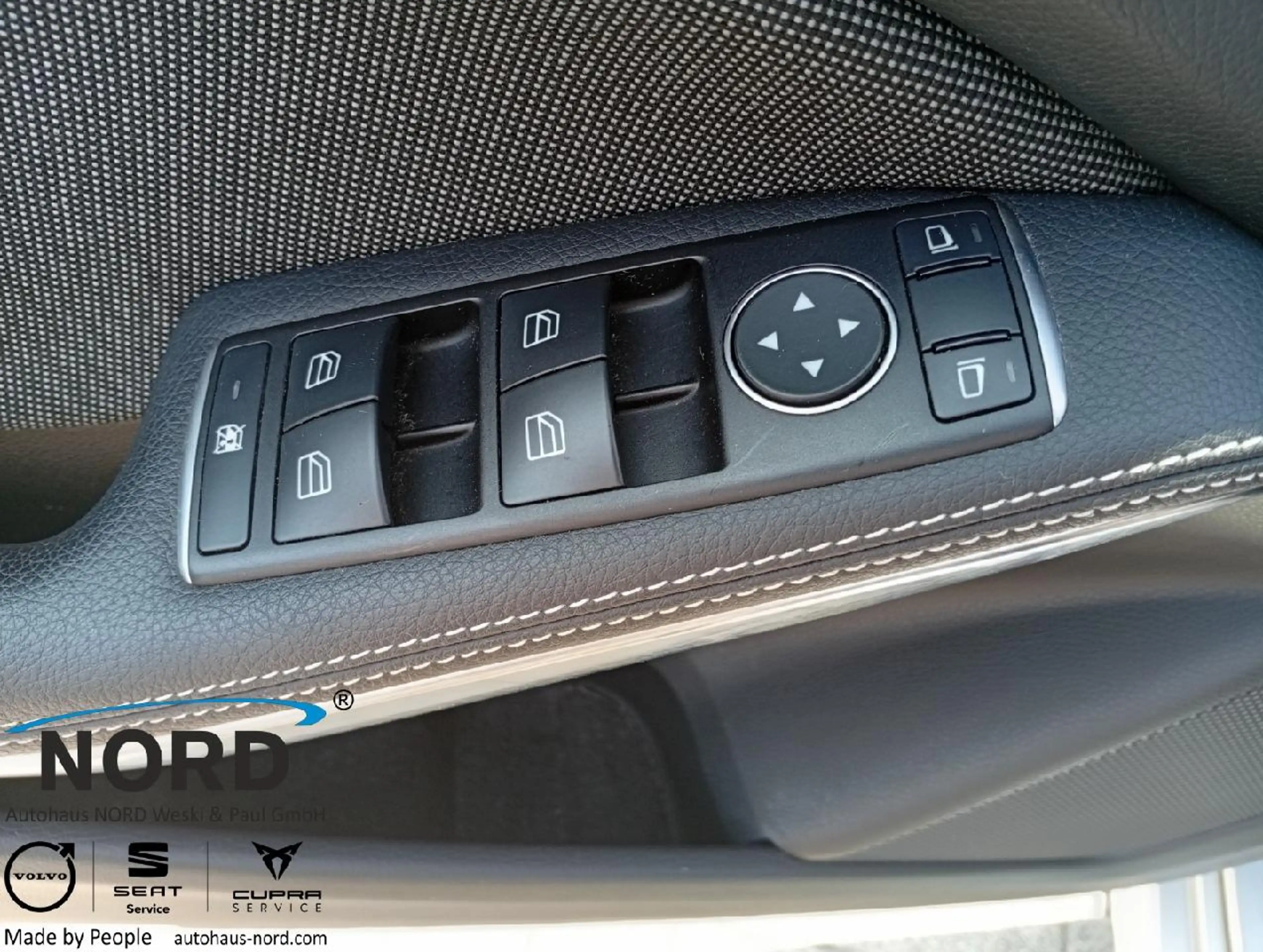 Mercedes-Benz A 180 A 180 BlueEfficiency Pano Dach — photo 10
