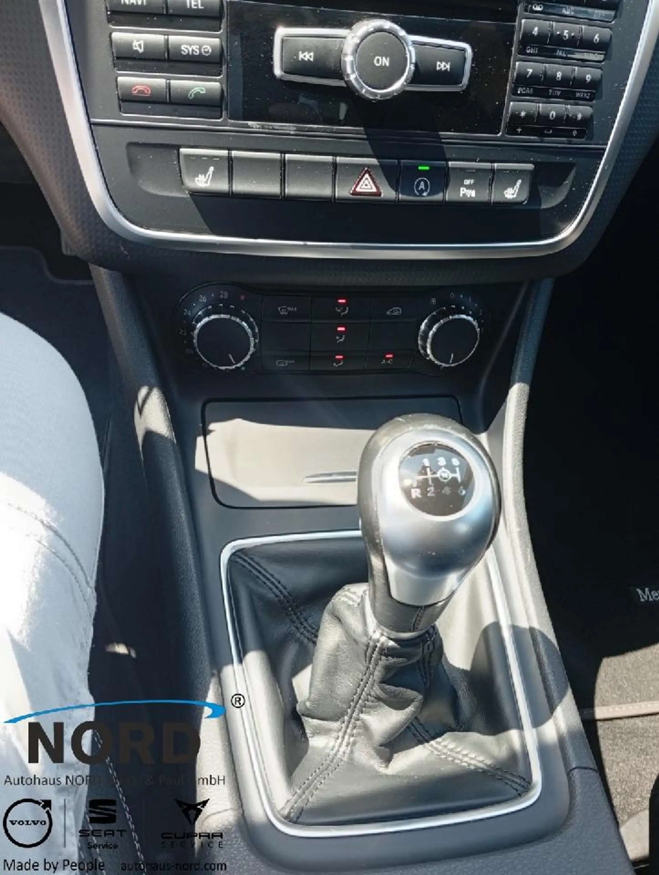 Mercedes-Benz A 180 A 180 BlueEfficiency Pano Dach — photo 15
