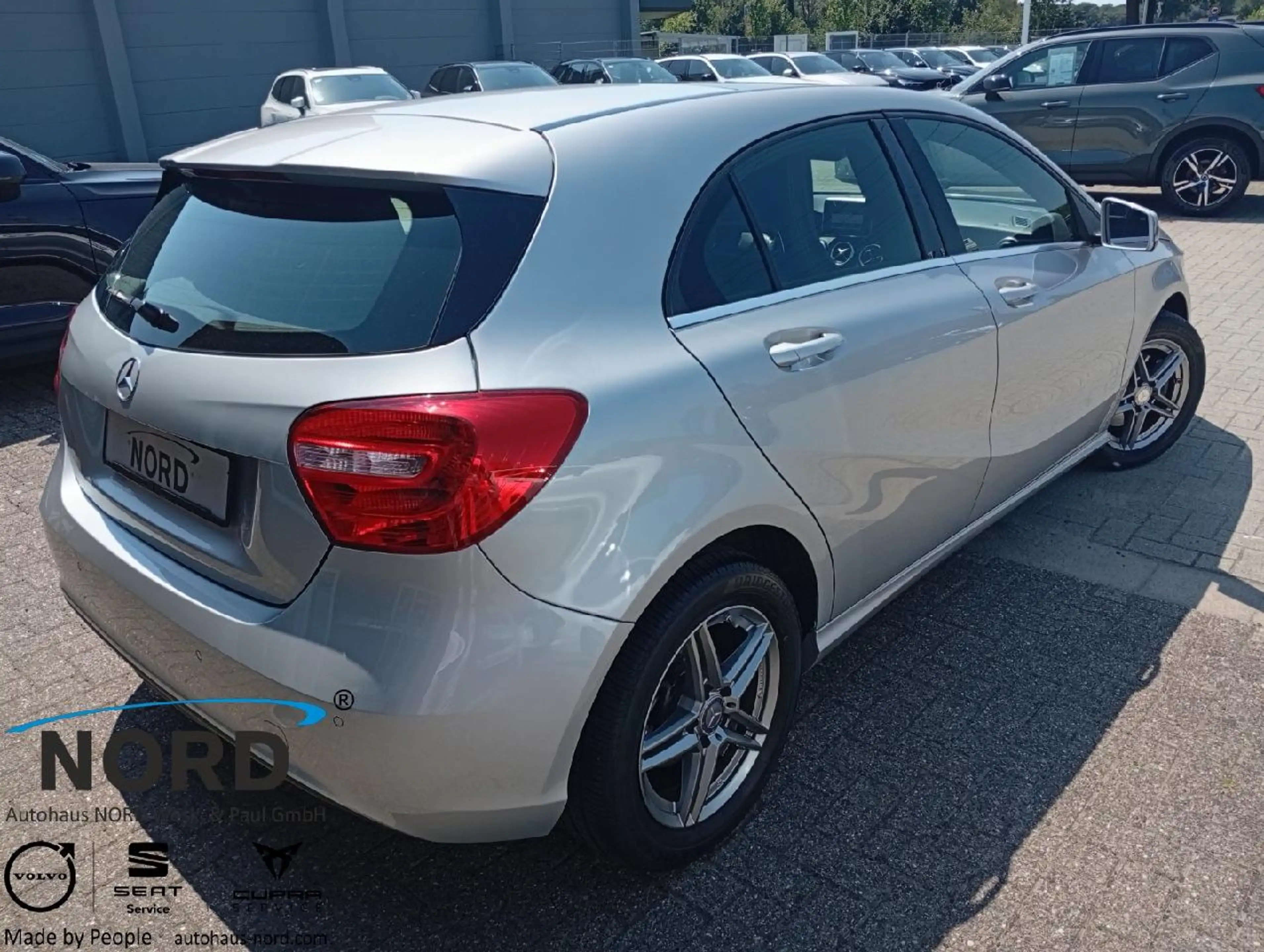 Mercedes-Benz A 180 A 180 BlueEfficiency Pano Dach — photo 5