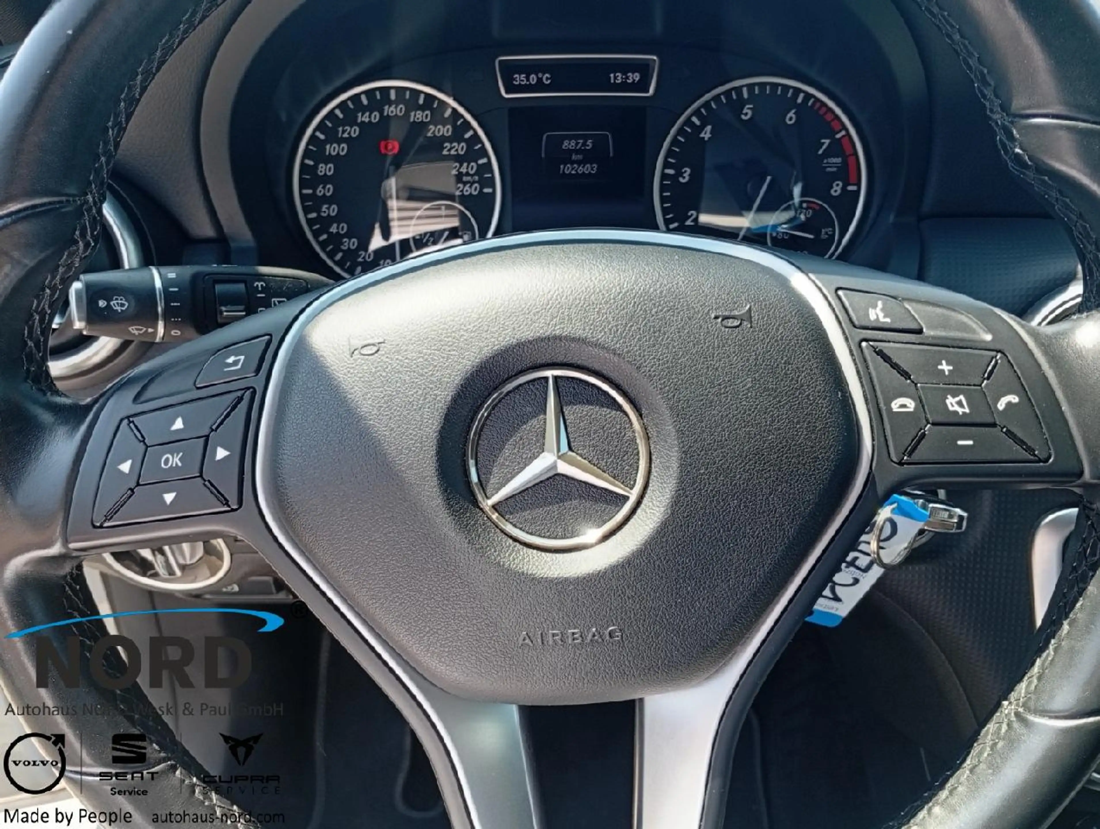 Mercedes-Benz A 180 A 180 BlueEfficiency Pano Dach — photo 11