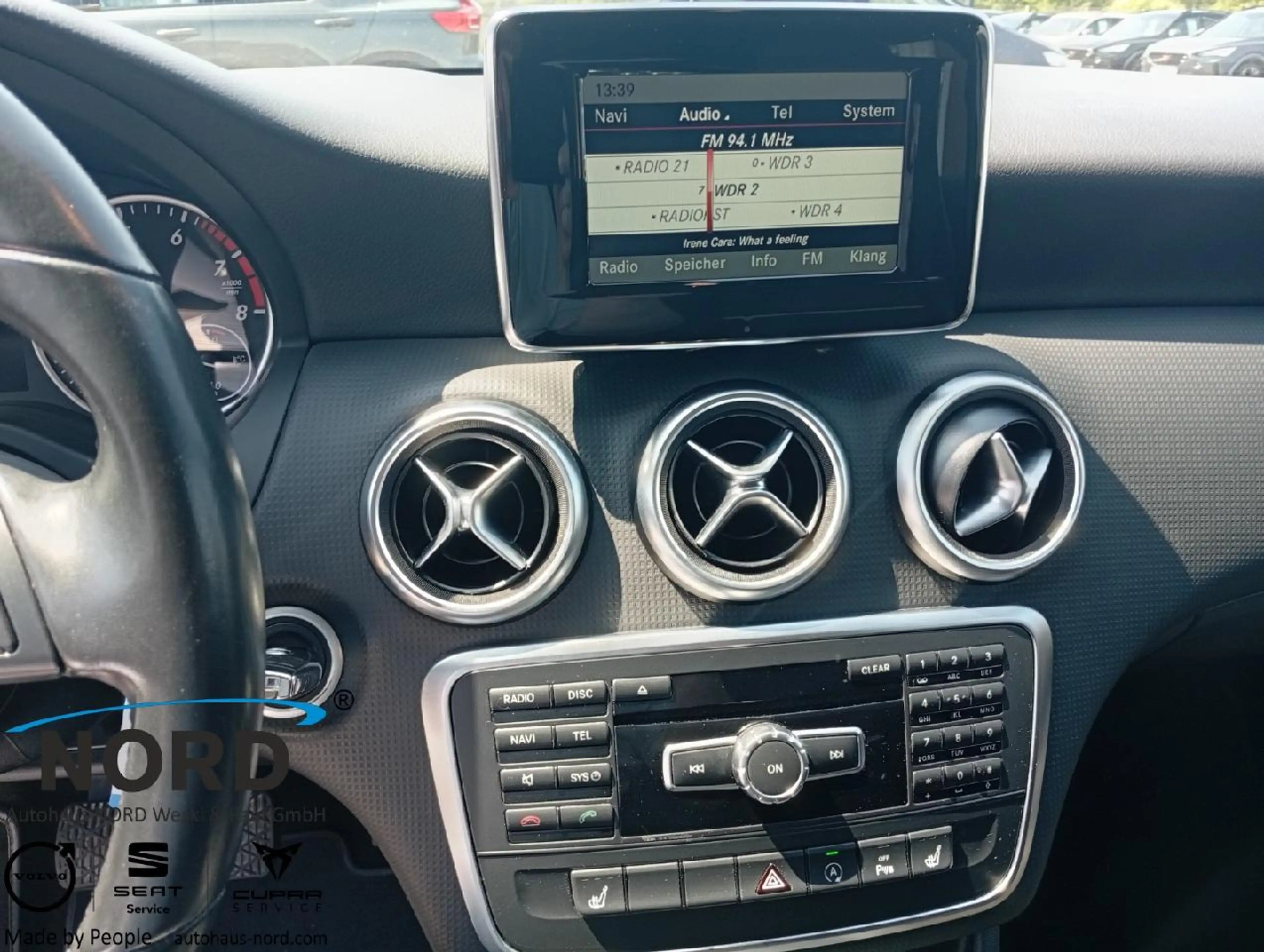 Mercedes-Benz A 180 A 180 BlueEfficiency Pano Dach — photo 14