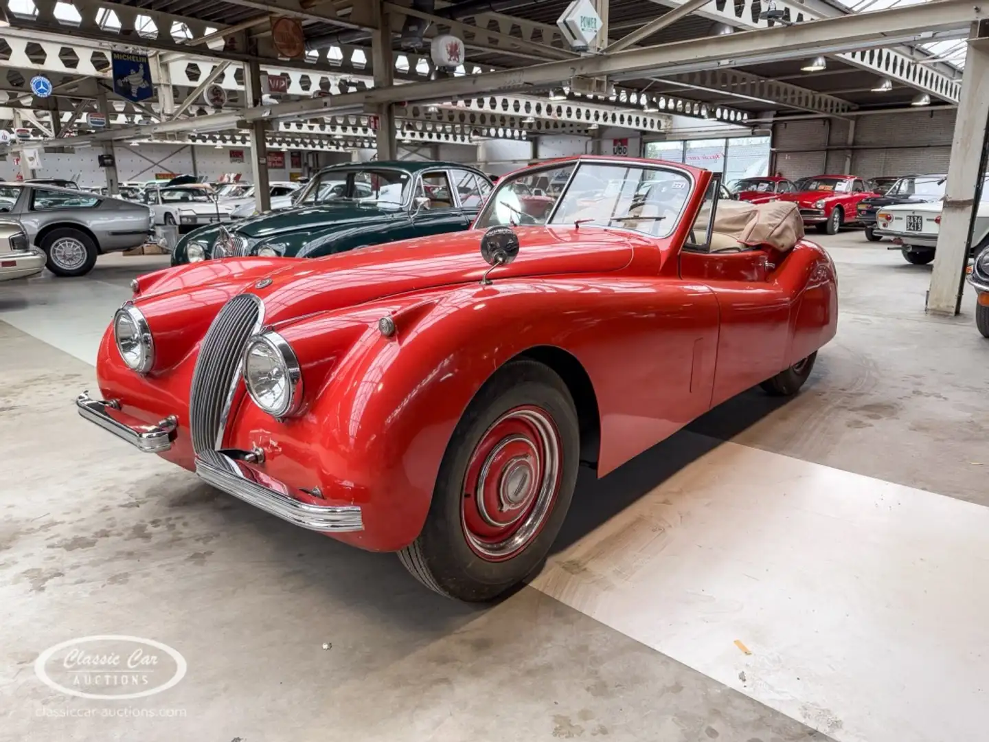 Jaguar DHC Convertible  - ONLINE AUCTION Roşu - 1