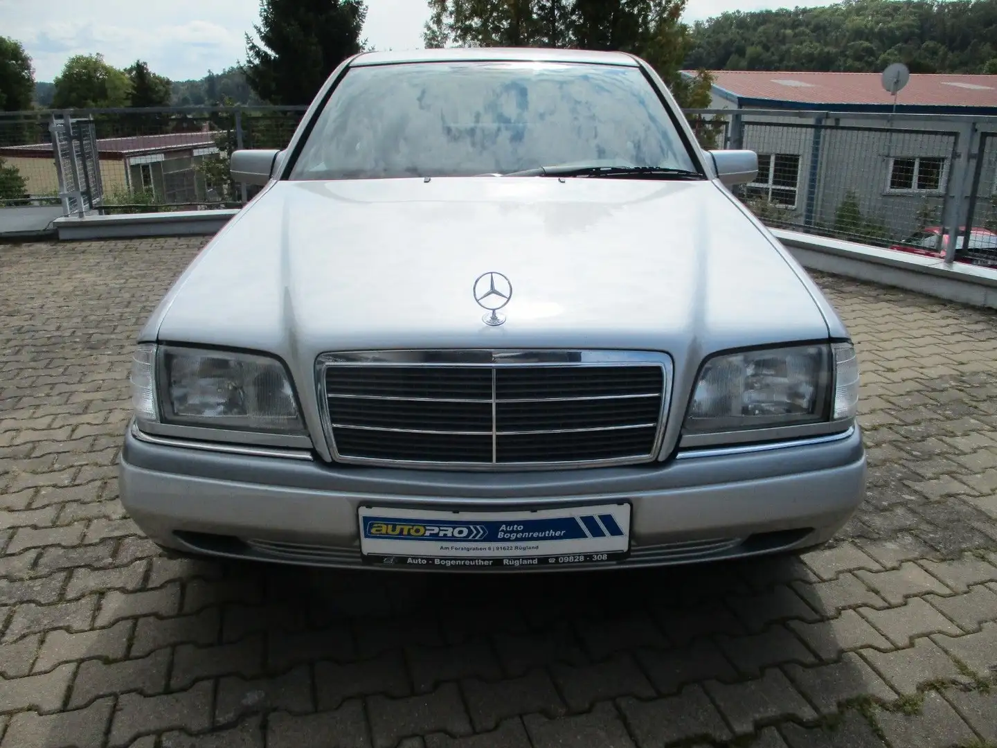 Mercedes-Benz C 180 Elegance+Klima+Automatik Silber - 2