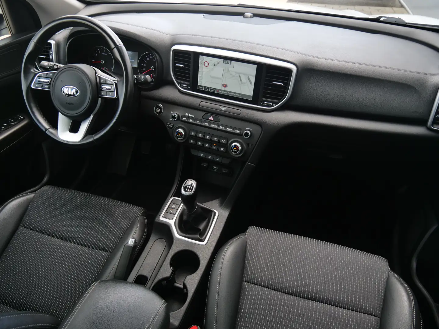 Kia Sportage 1.6 GDI DynamicLine Trekhaak / Navigatie / Cruise Wit - 2