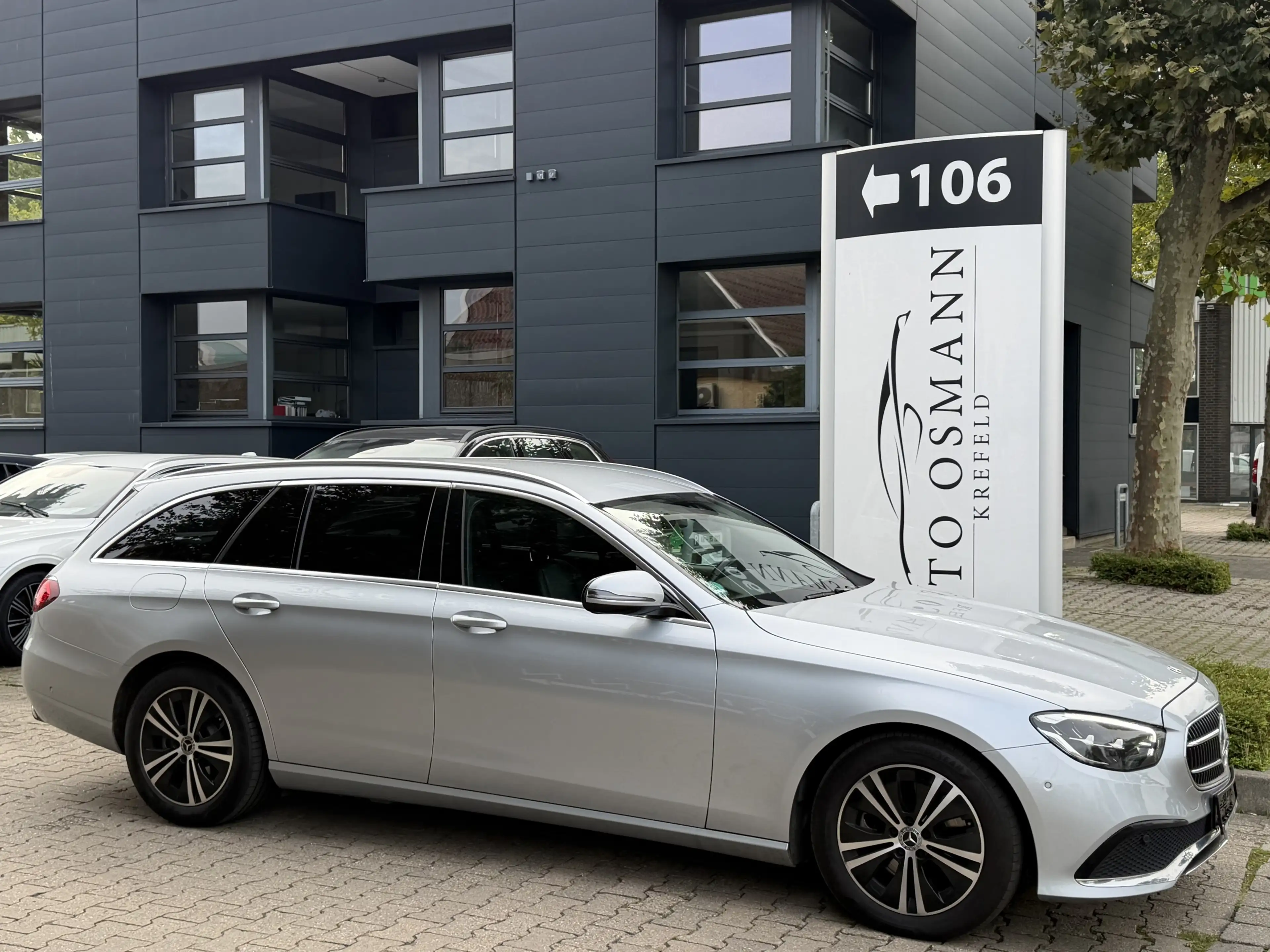 Mercedes-Benz E 220 d 4Matic T 9G-TRONIC   RFK   AHK — photo 3