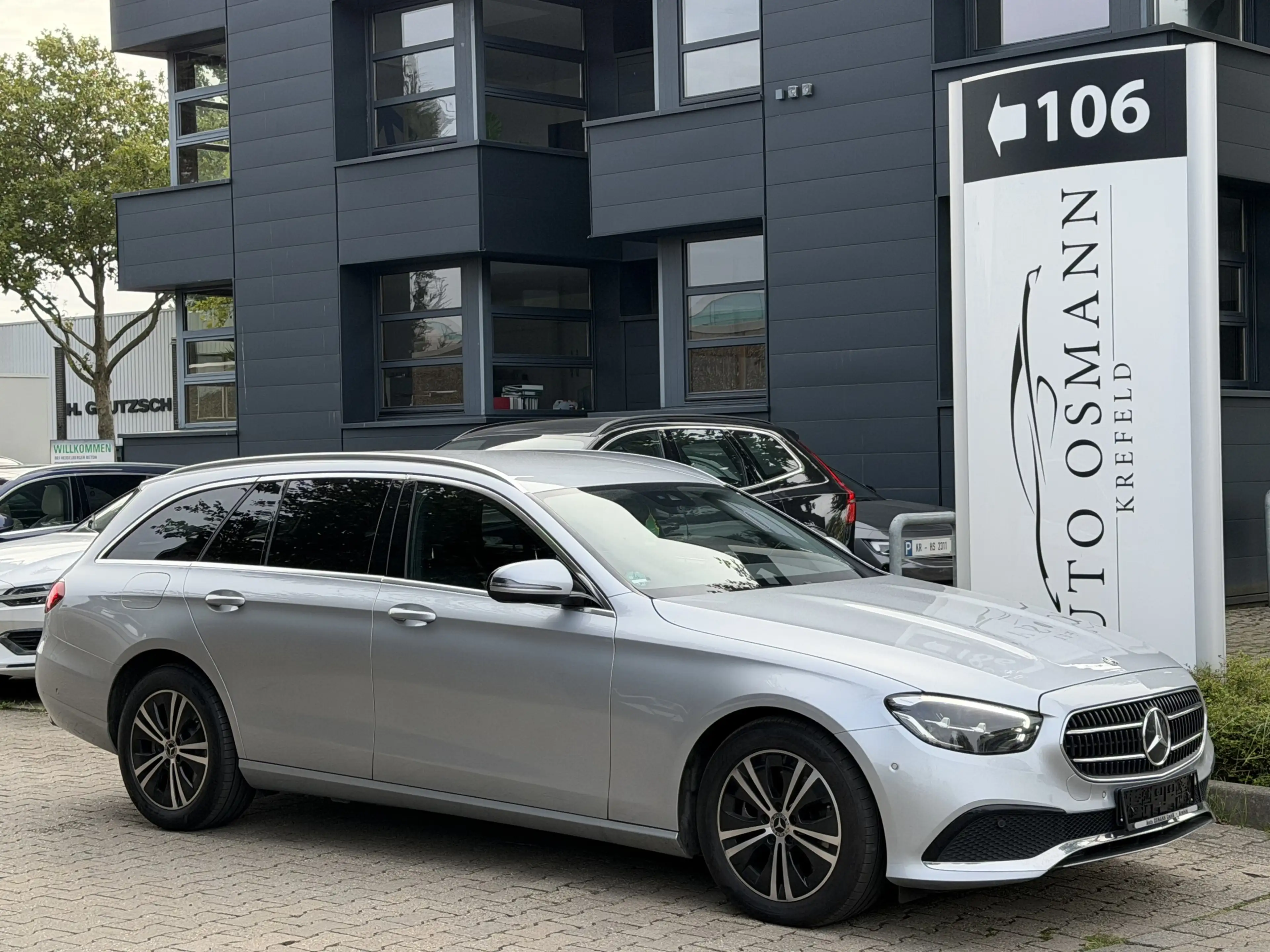 Mercedes-Benz E 220 d 4Matic T 9G-TRONIC   RFK   AHK