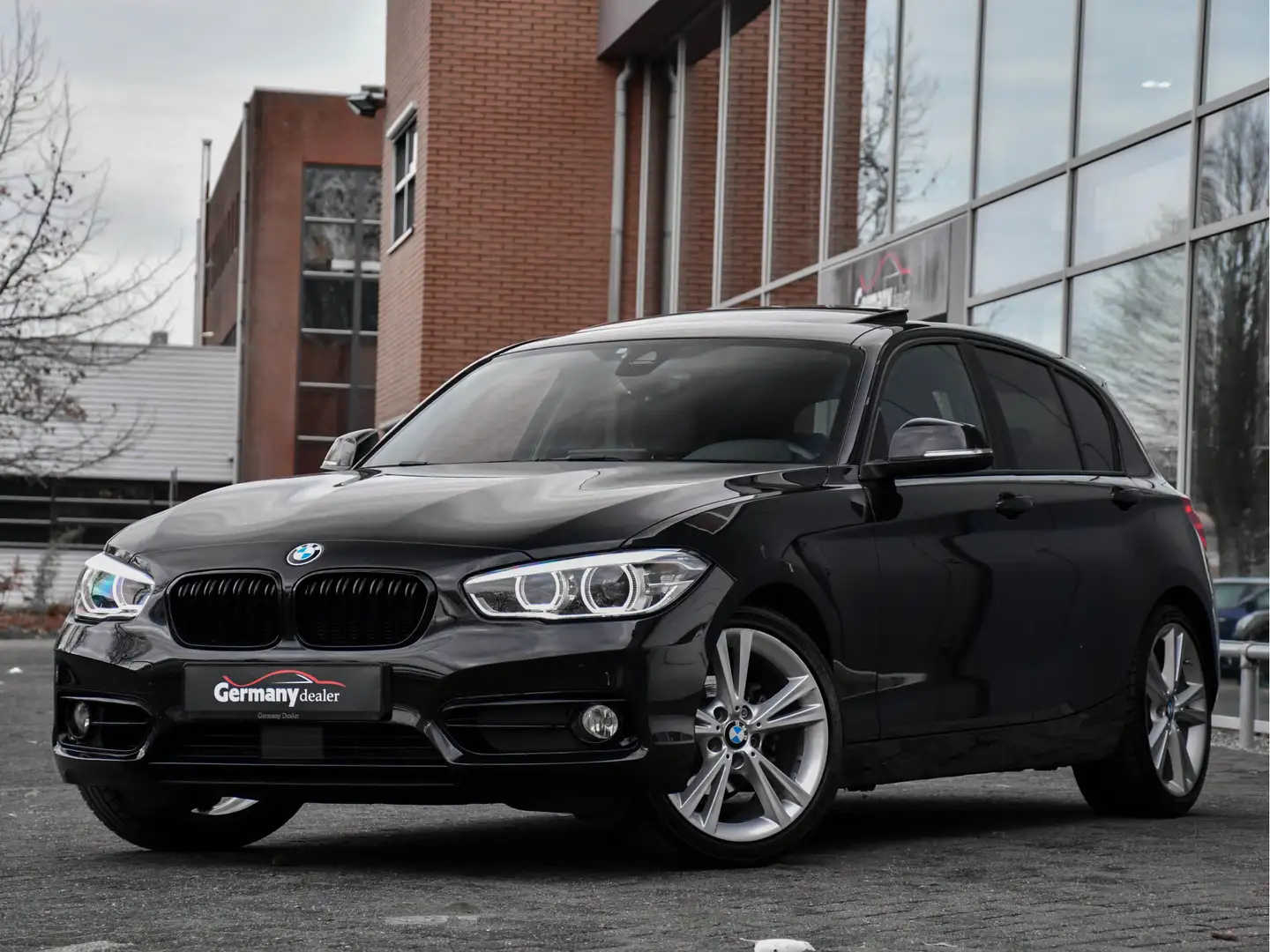 BMW 118 1-serie 118i Corporate Lease High Executive Pano H Negro - 1