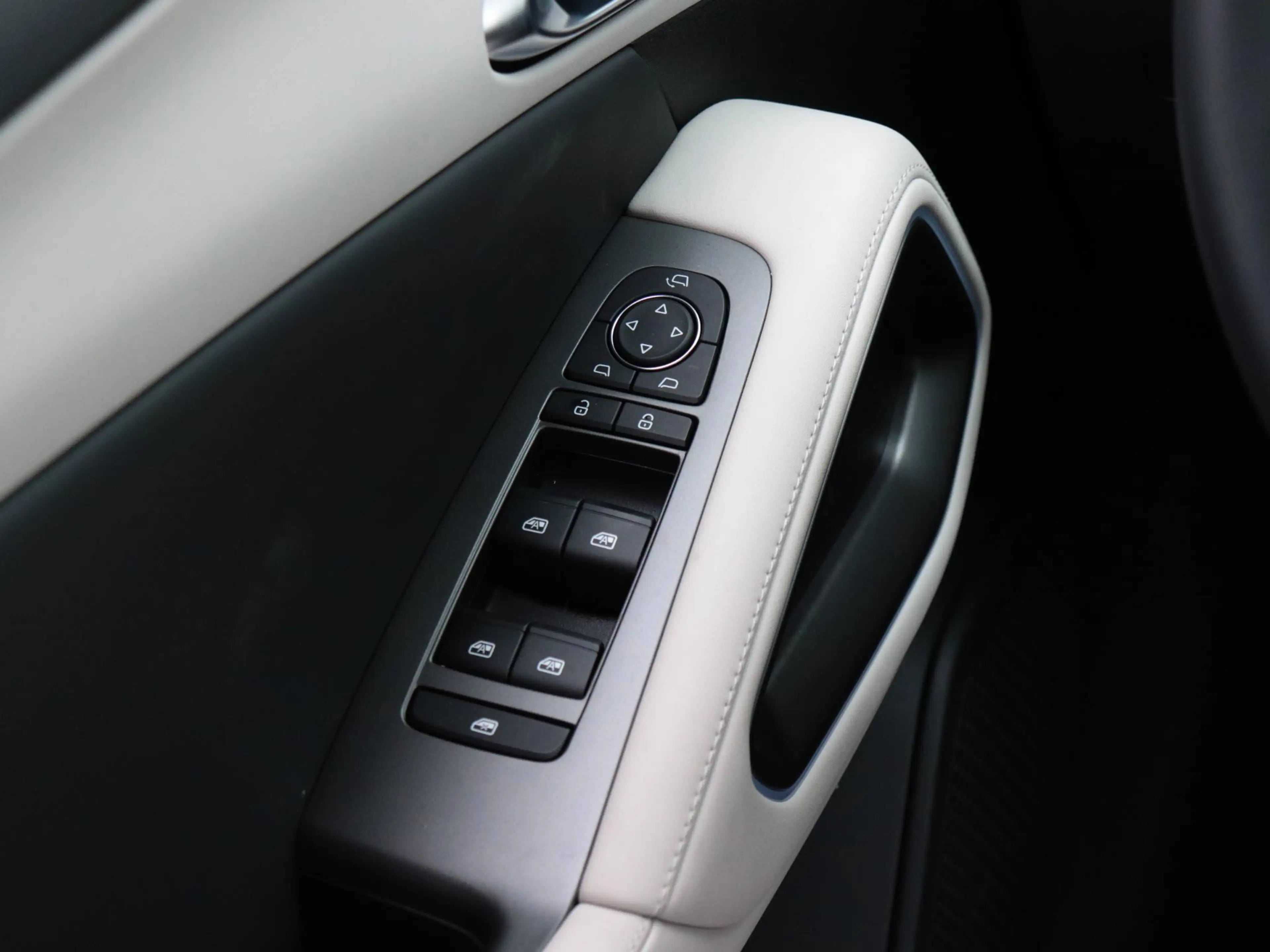 BYD Atto 2 DM-i Boost | Beige bekleding | 90km elektrisch | 3 — photo 14
