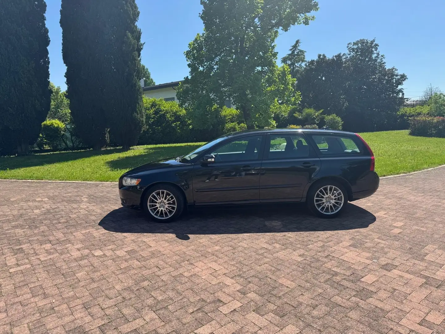 Volvo V50 2.4 d5 R-design - 1