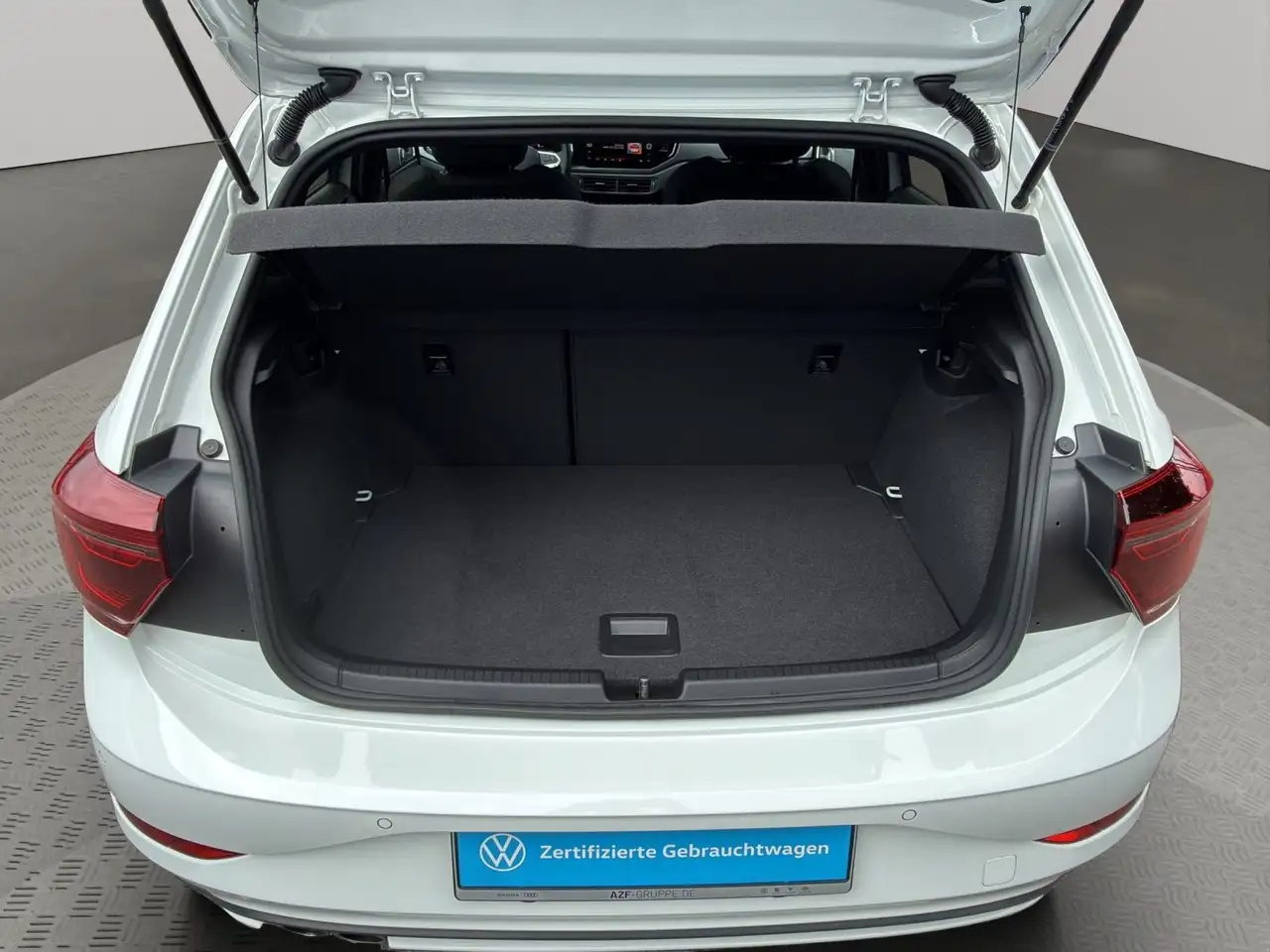 Volkswagen Polo 2.0 TSI DSG MATRIX-LED+ACC+DIG. COCKPIT, миниатюра 16