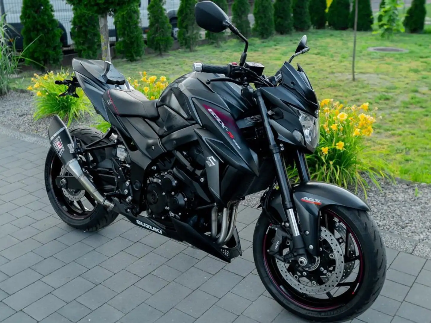 Suzuki GSX-S 750 Schwarz - 1