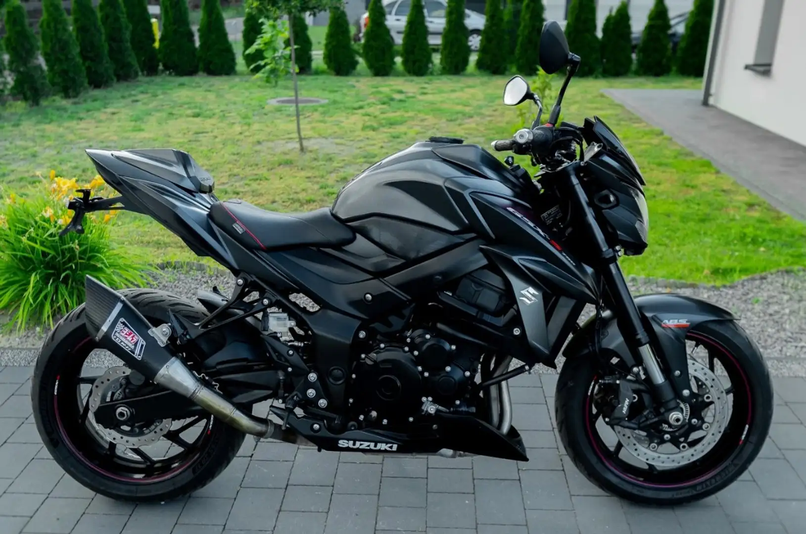 Suzuki GSX-S 750 Schwarz - 2