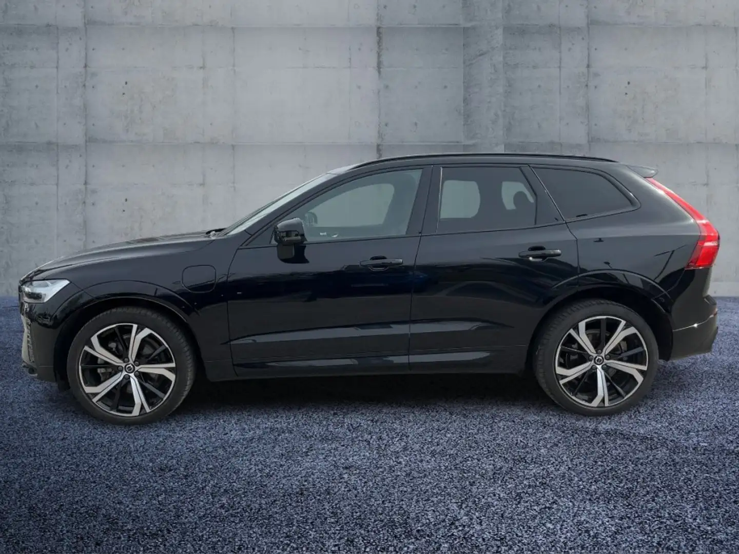Volvo XC60 T6 AWD Plug in Hybrid Ultimate Dark 2l Aut. Schwarz - 2