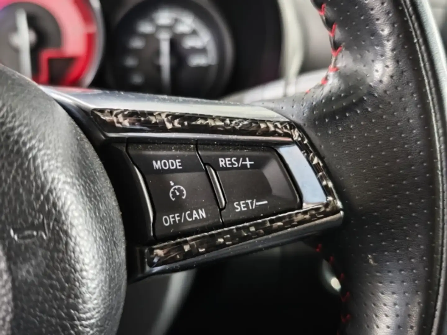 Abarth 124 Spider Abarth Leder Sperrdiff. DAB SHZ Alu Sportfahrwerk Rouge - 2