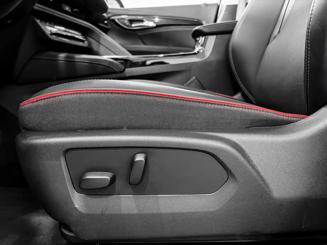 Buick Envision photo Buick Envision