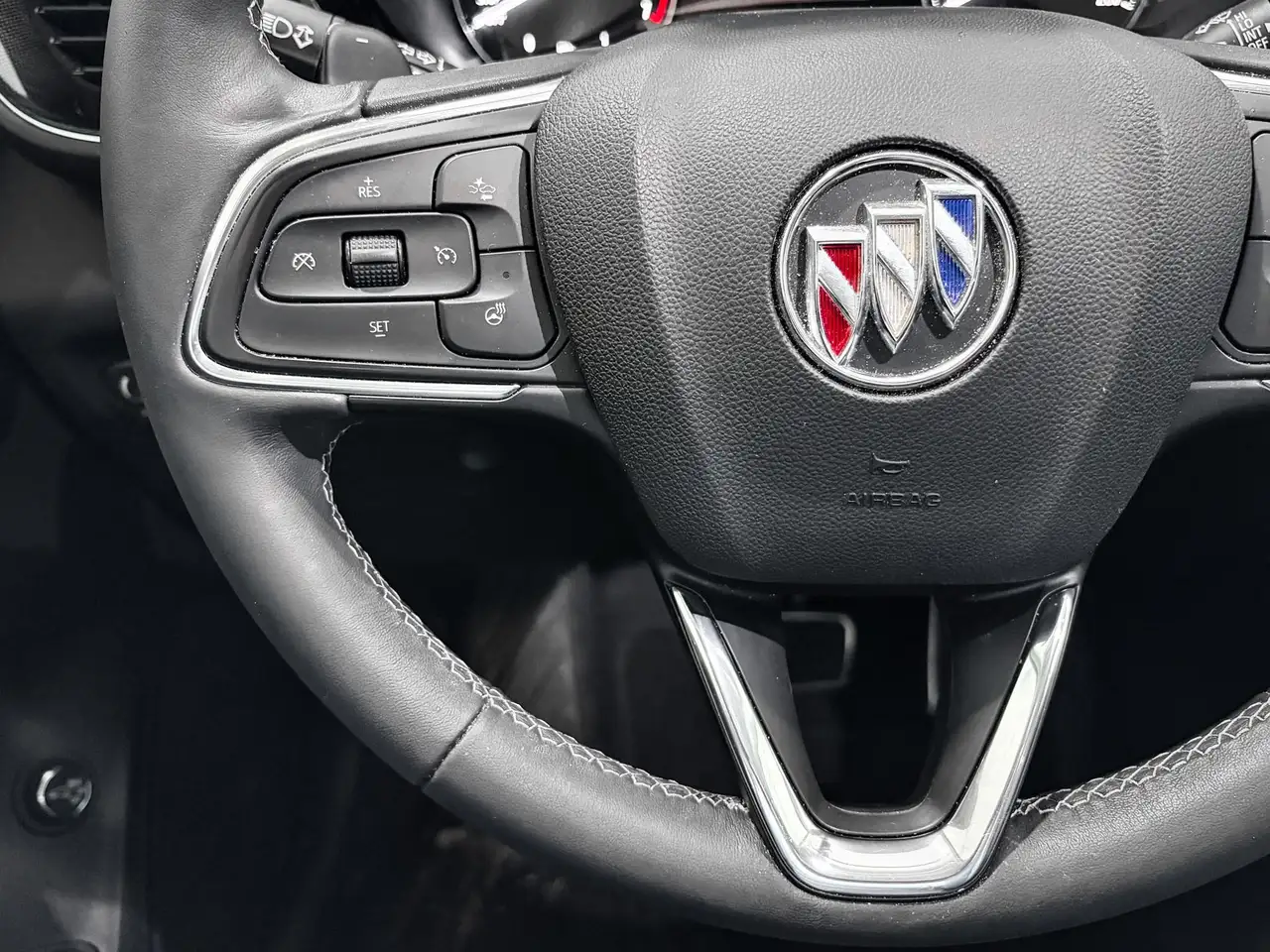 Buick Envision photo Buick Envision