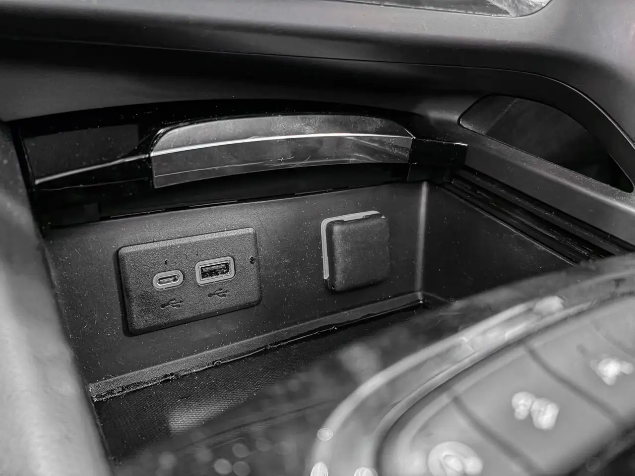 Buick Envision photo Buick Envision