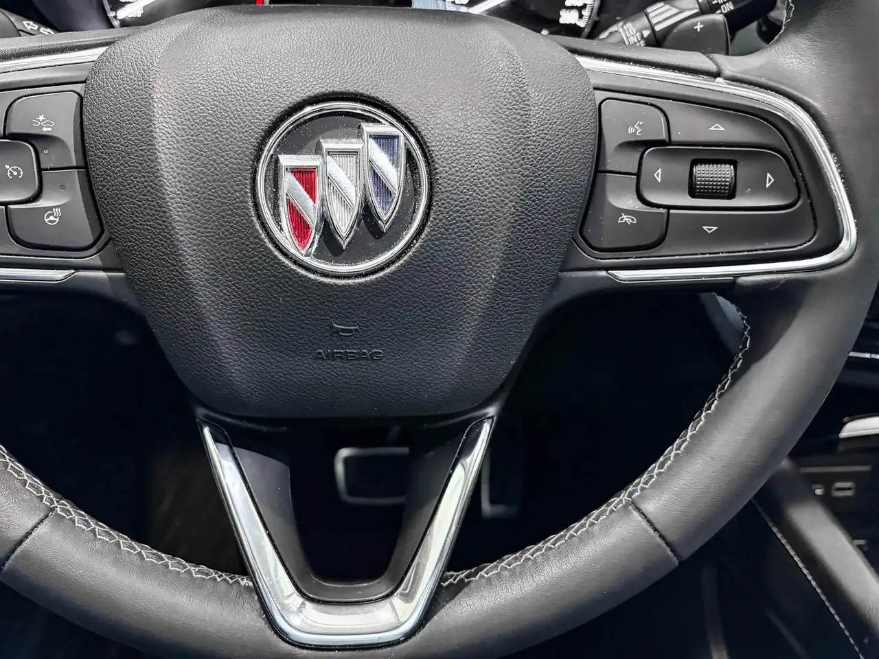 Buick Envision photo Buick Envision