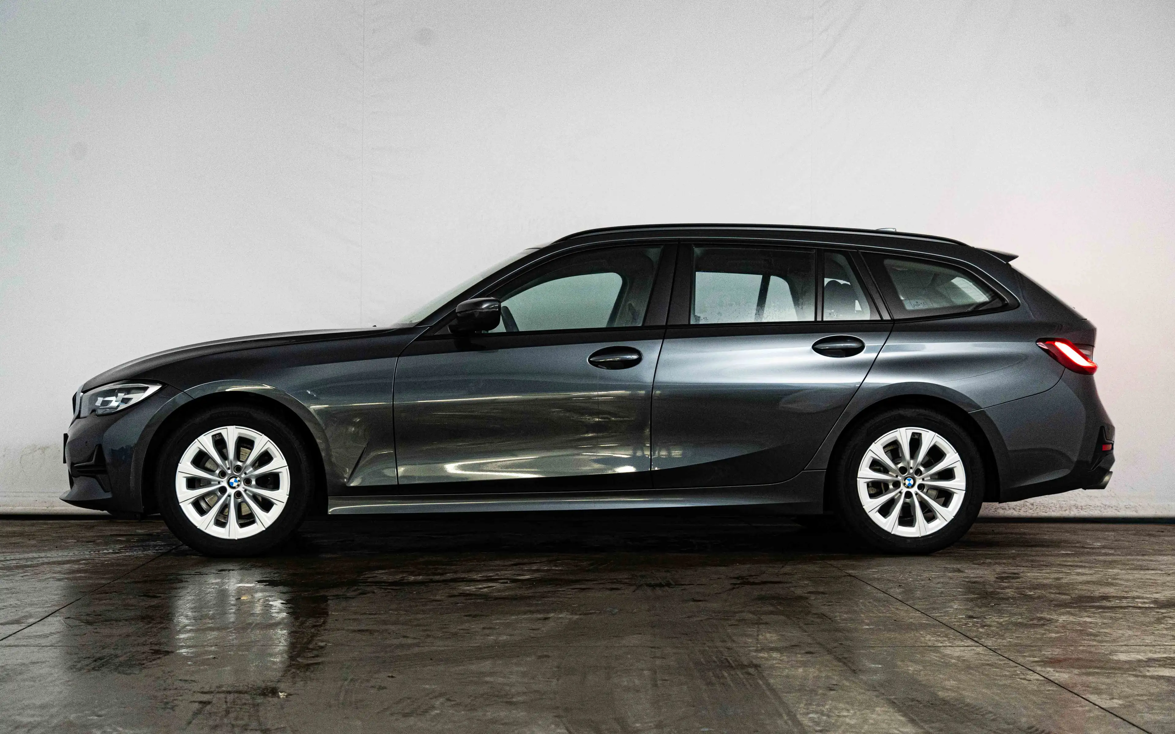 BMW 316 Touring 316d Incl. LED - Navi - Carplay - Attelage — photo 2