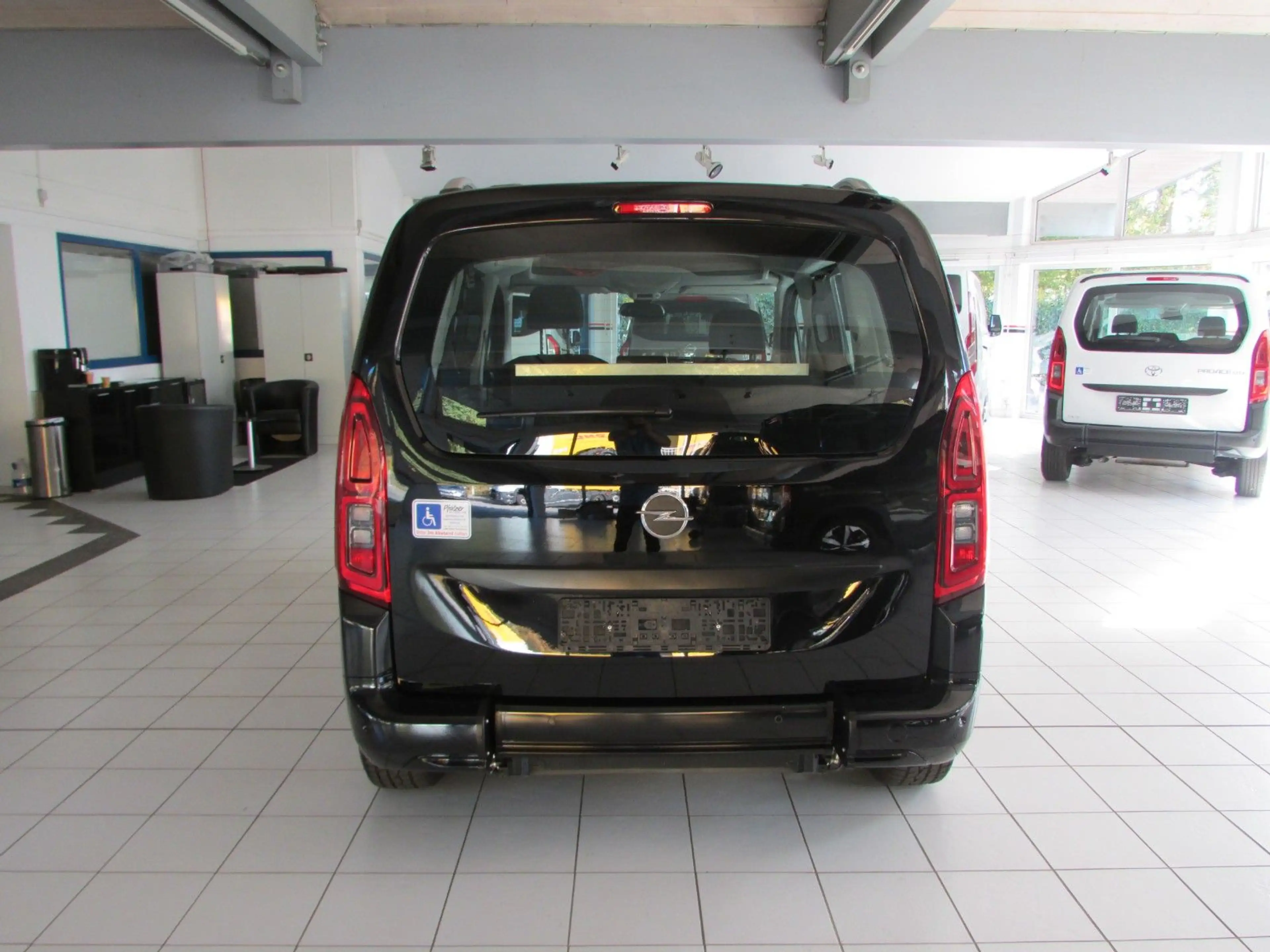 Opel Combo Life el.Rollstuhlrampe-Behindertengerecht — photo 13
