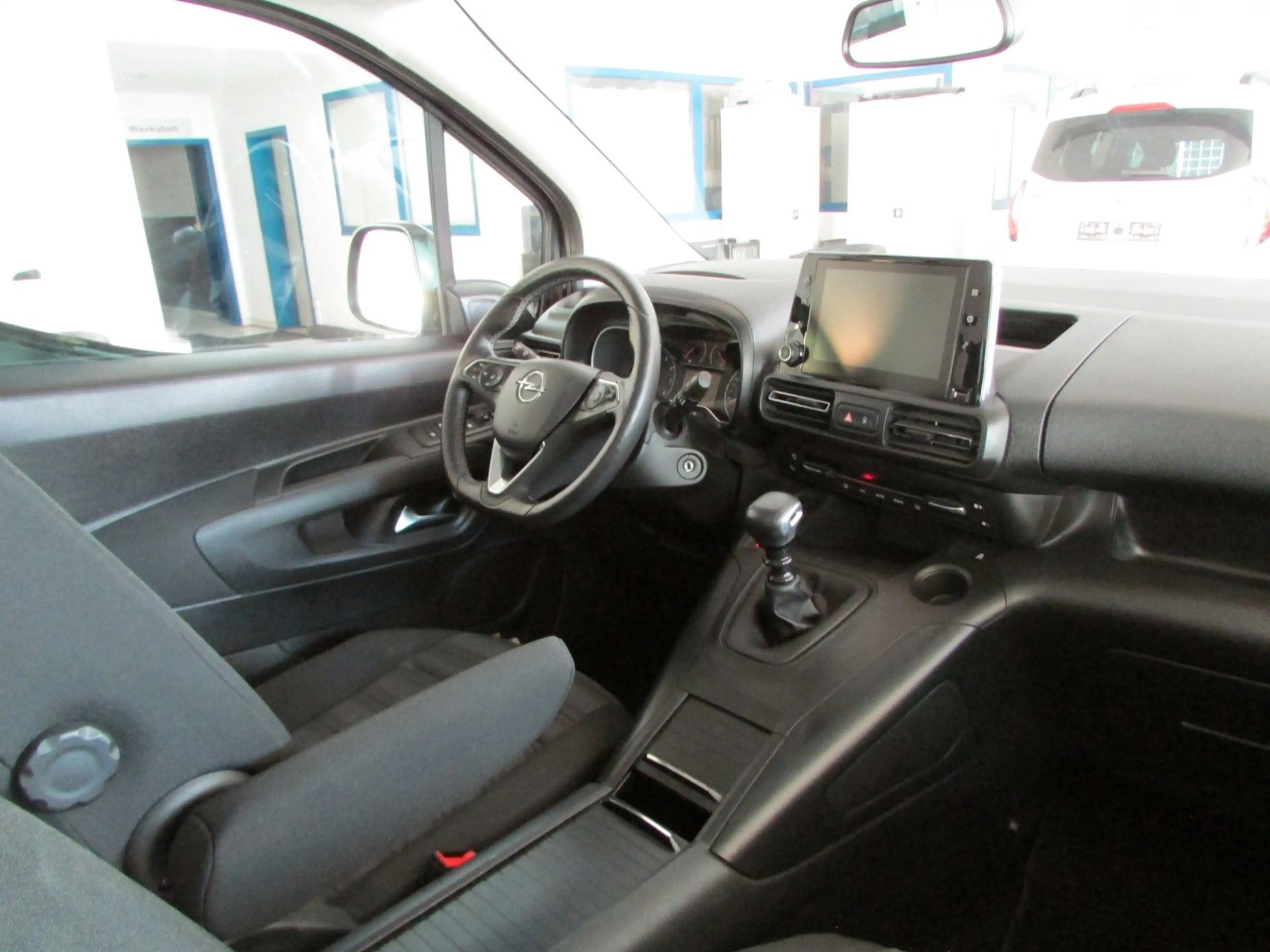 Opel Combo Life el.Rollstuhlrampe-Behindertengerecht — photo 22