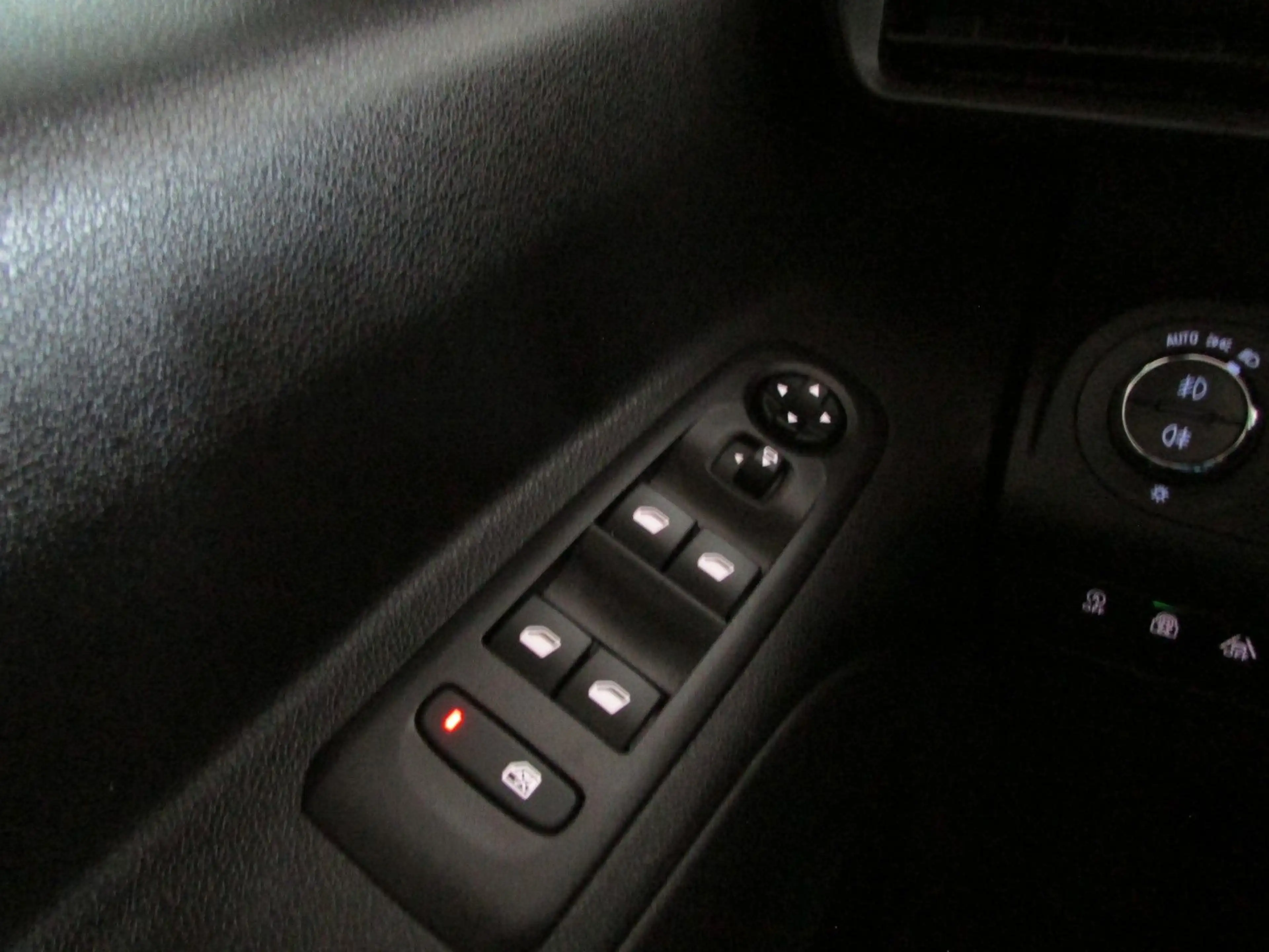 Opel Combo Life el.Rollstuhlrampe-Behindertengerecht — photo 24